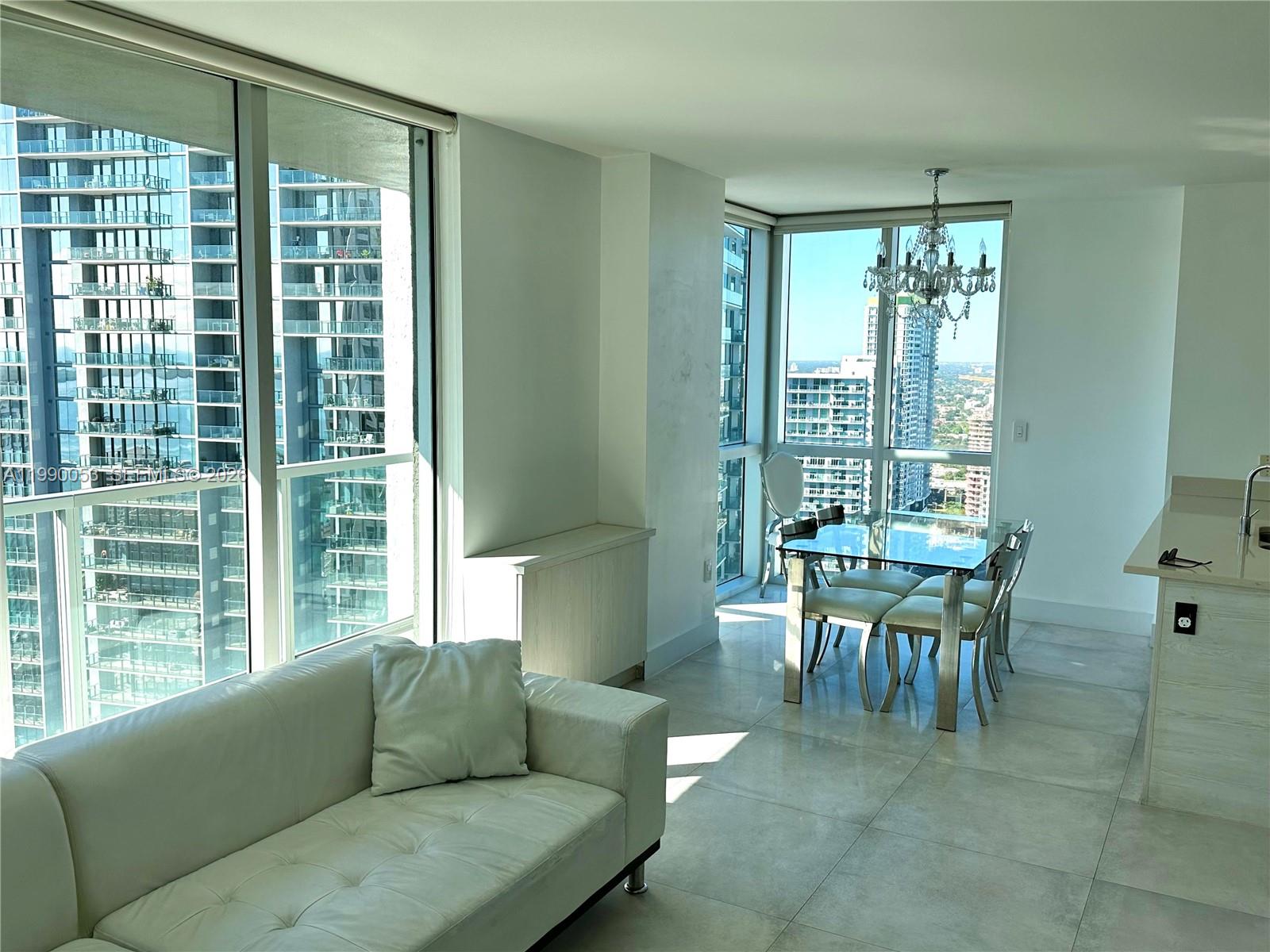 55 SE 6th St #3902, Miami FL 33131