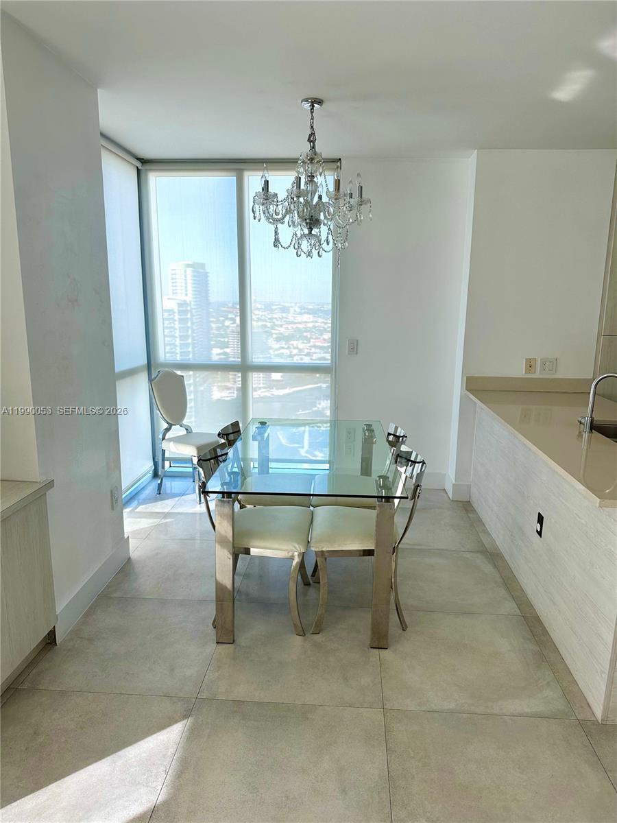 55 SE 6th St #3902, Miami FL 33131