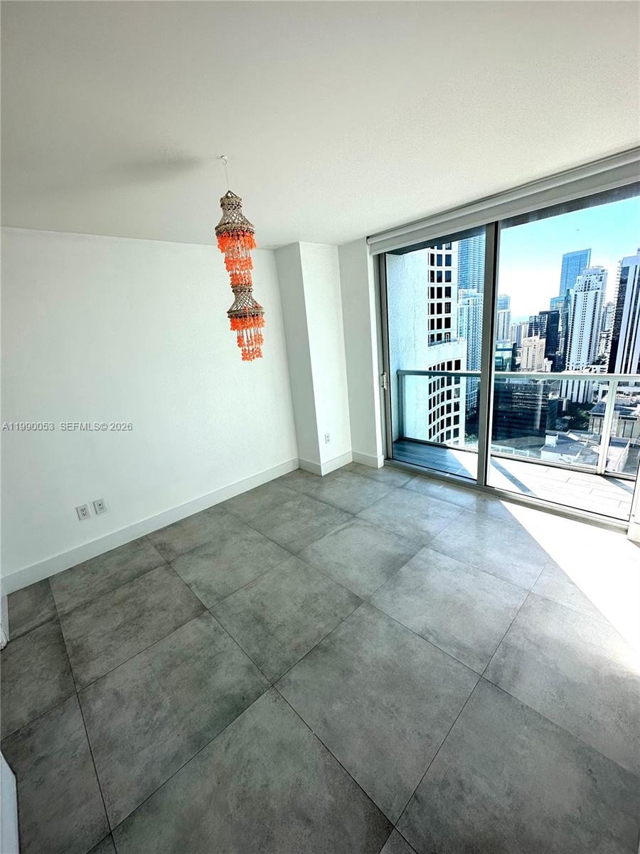 55 SE 6th St #3902, Miami FL 33131
