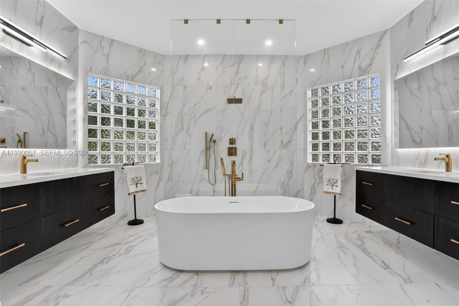 4953 Kensington Cir, Coral Springs FL 33076