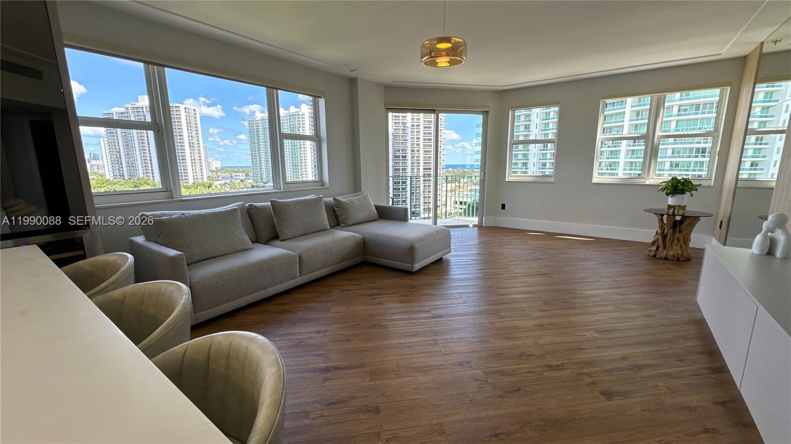 20000 E Country Club Dr #1016, Aventura FL 33180