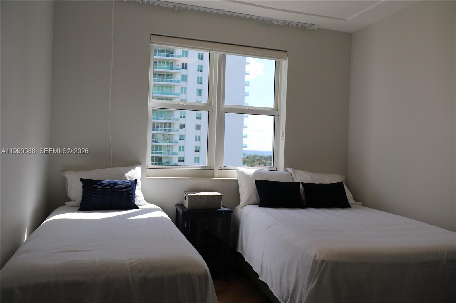20000 E Country Club Dr #1016, Aventura FL 33180