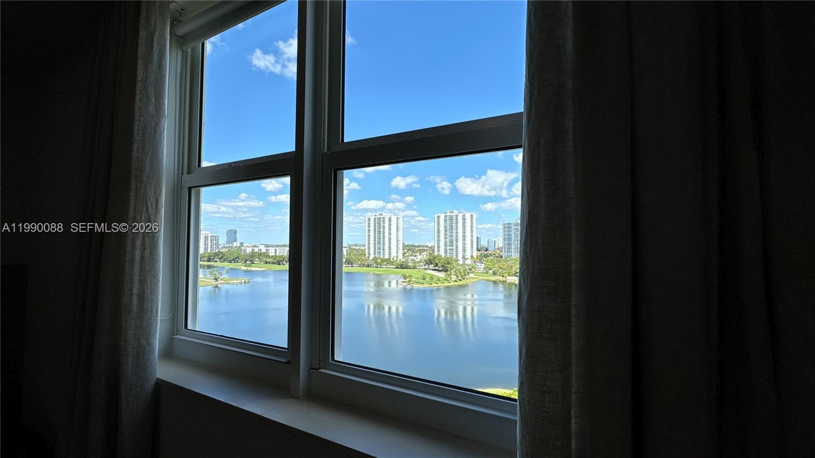 20000 E Country Club Dr #1016, Aventura FL 33180