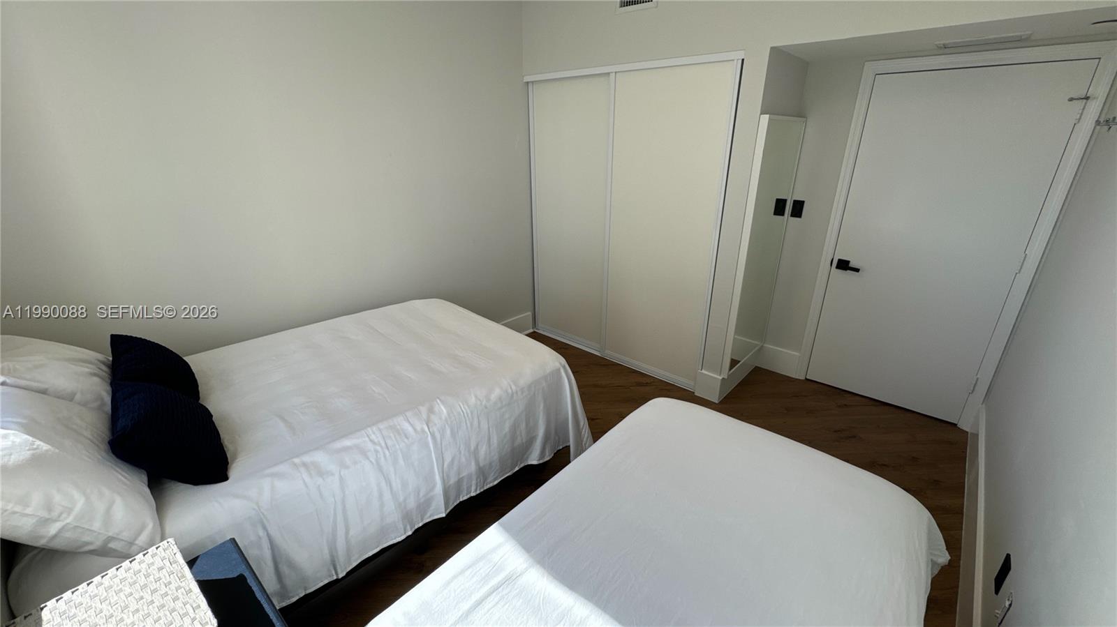 20000 E Country Club Dr #1016, Aventura FL 33180