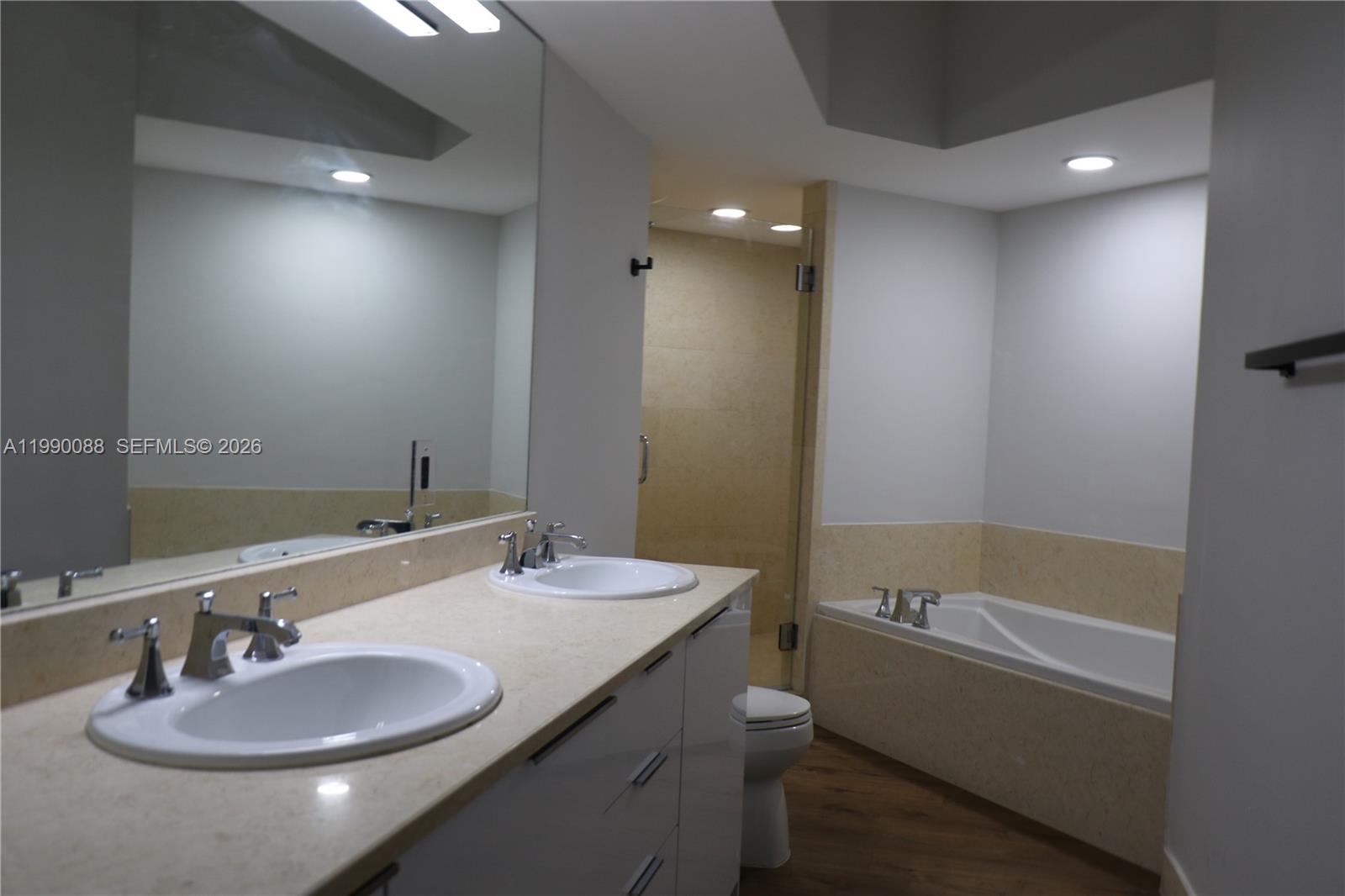 20000 E Country Club Dr #1016, Aventura FL 33180