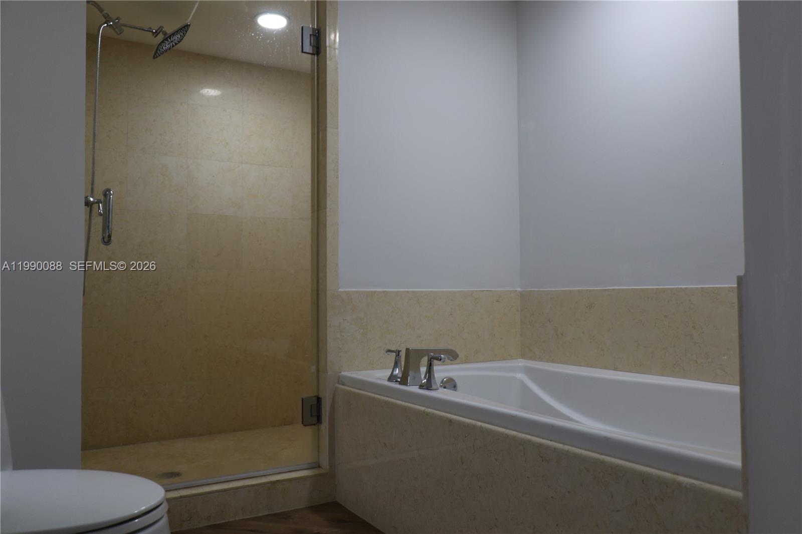 20000 E Country Club Dr #1016, Aventura FL 33180