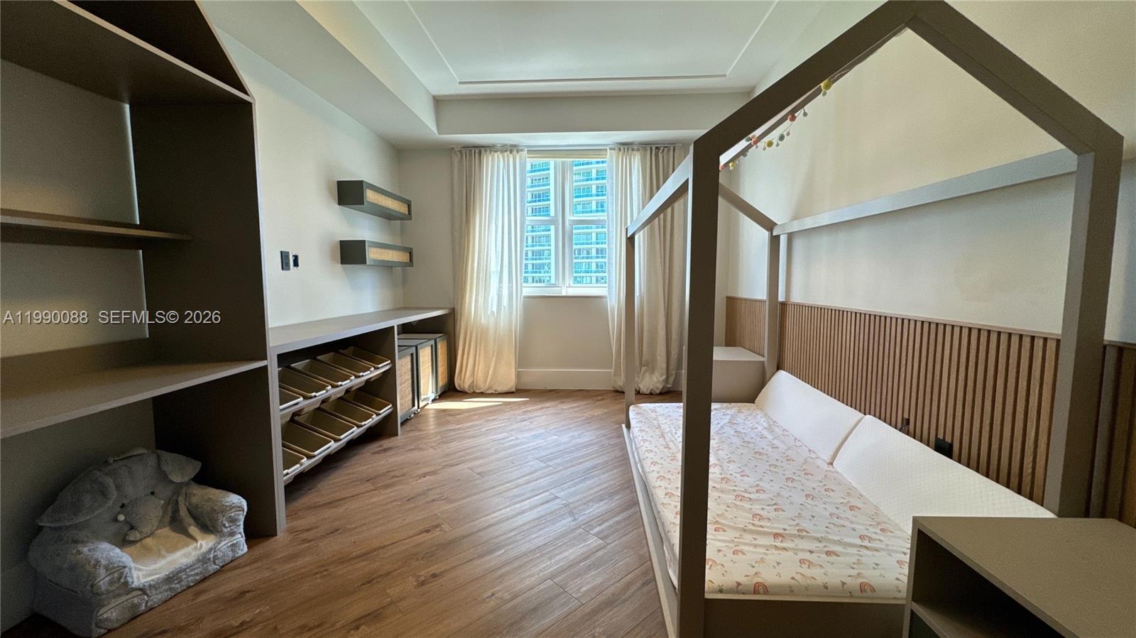 20000 E Country Club Dr #1016, Aventura FL 33180