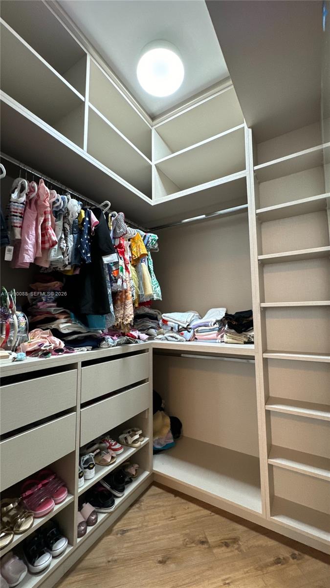 20000 E Country Club Dr #1016, Aventura FL 33180