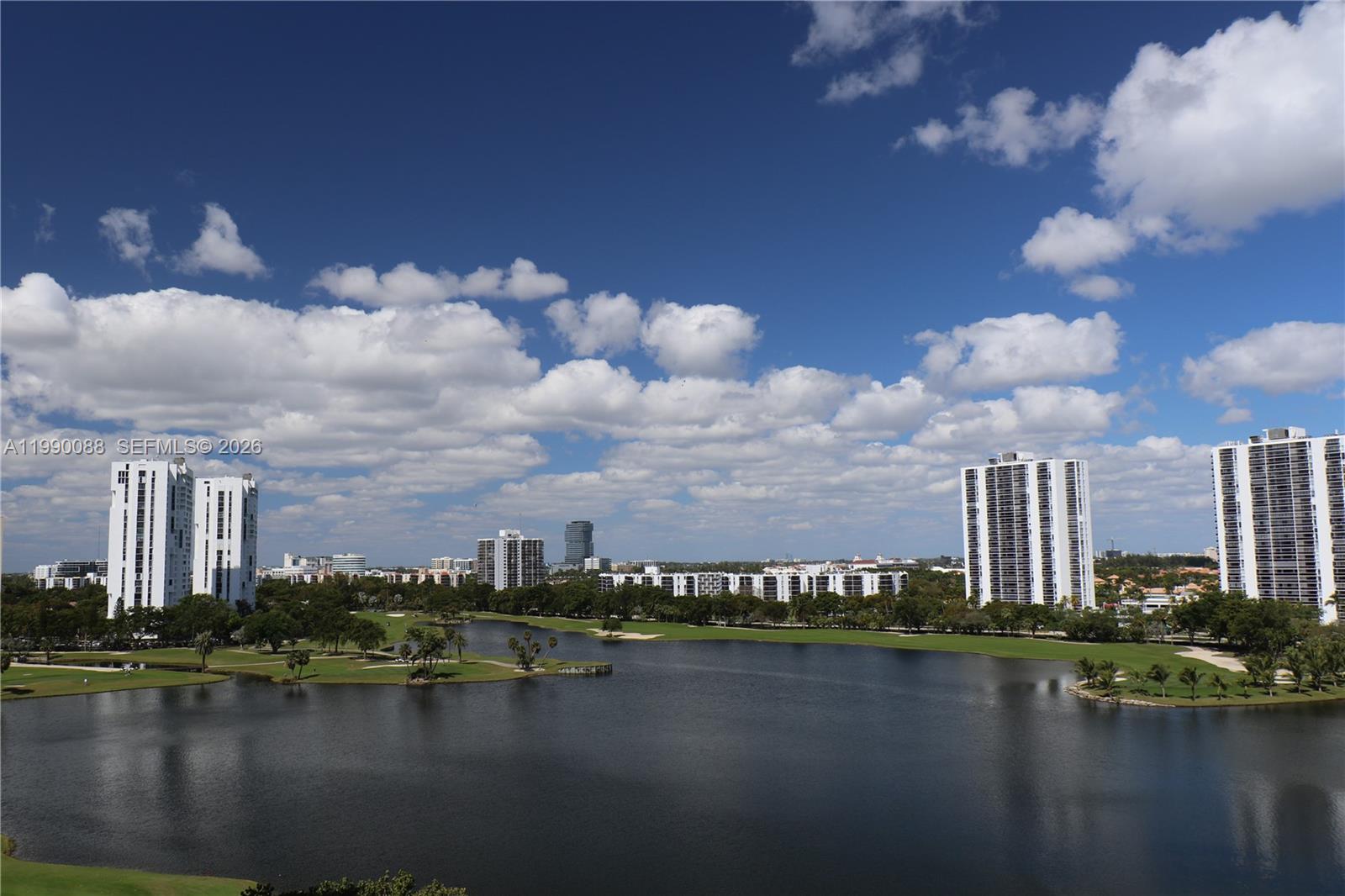 20000 E Country Club Dr #1016, Aventura FL 33180