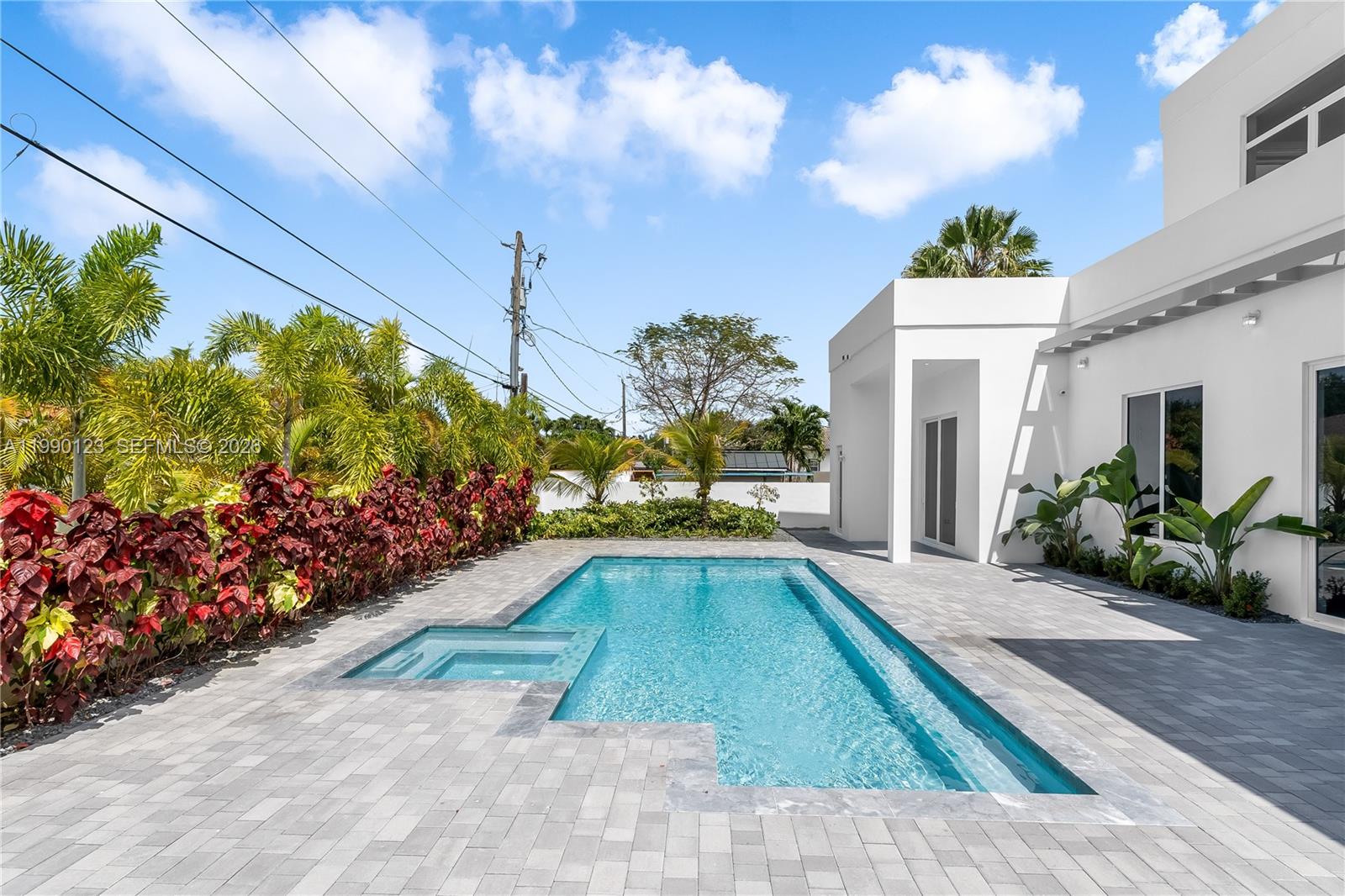 9895 NW 26th St, Doral FL 33172