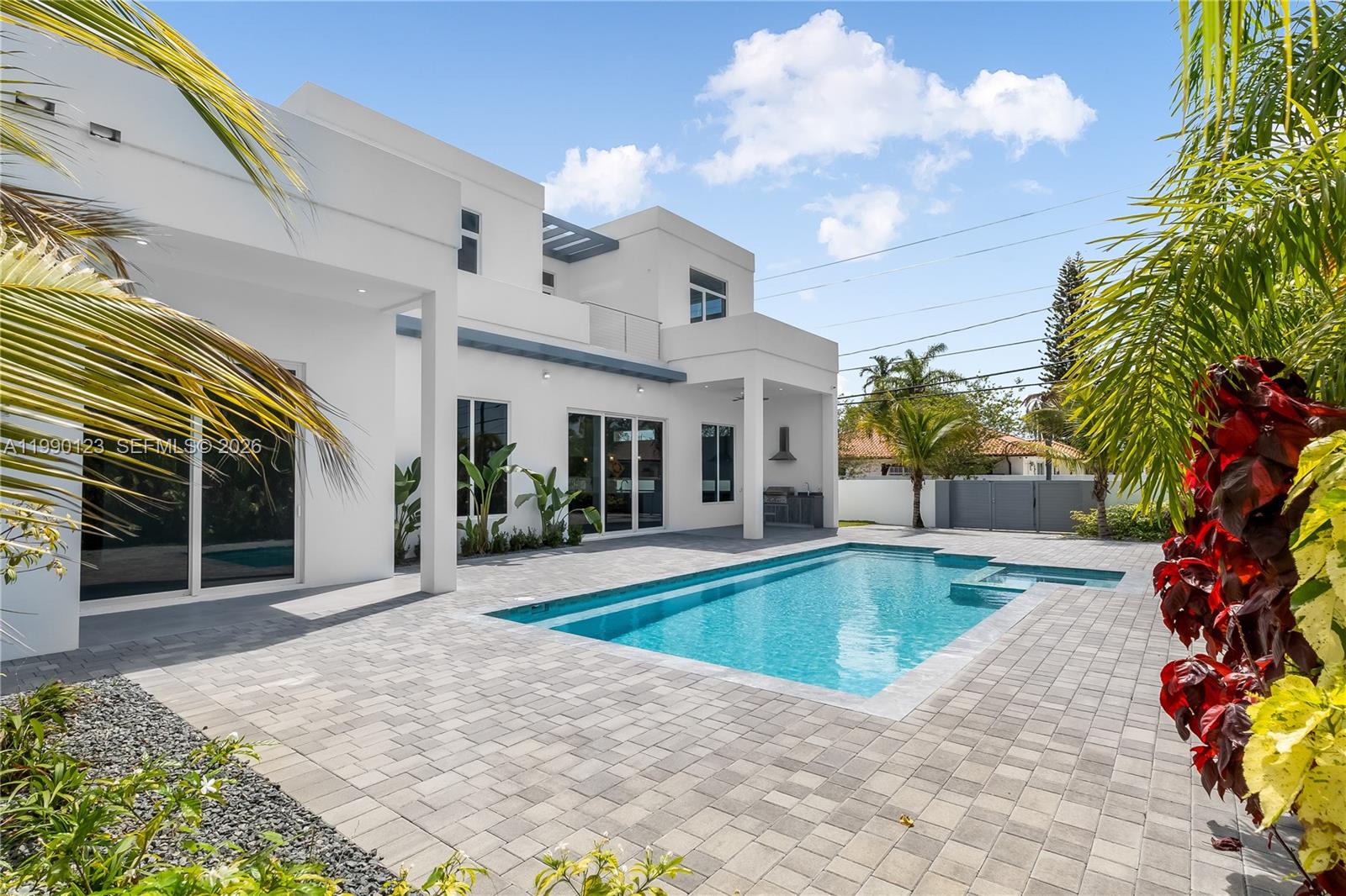 9895 NW 26th St, Doral FL 33172