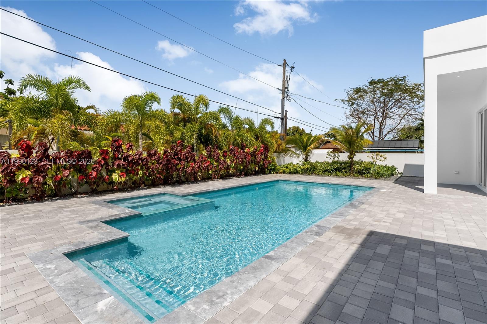 9895 NW 26th St, Doral FL 33172