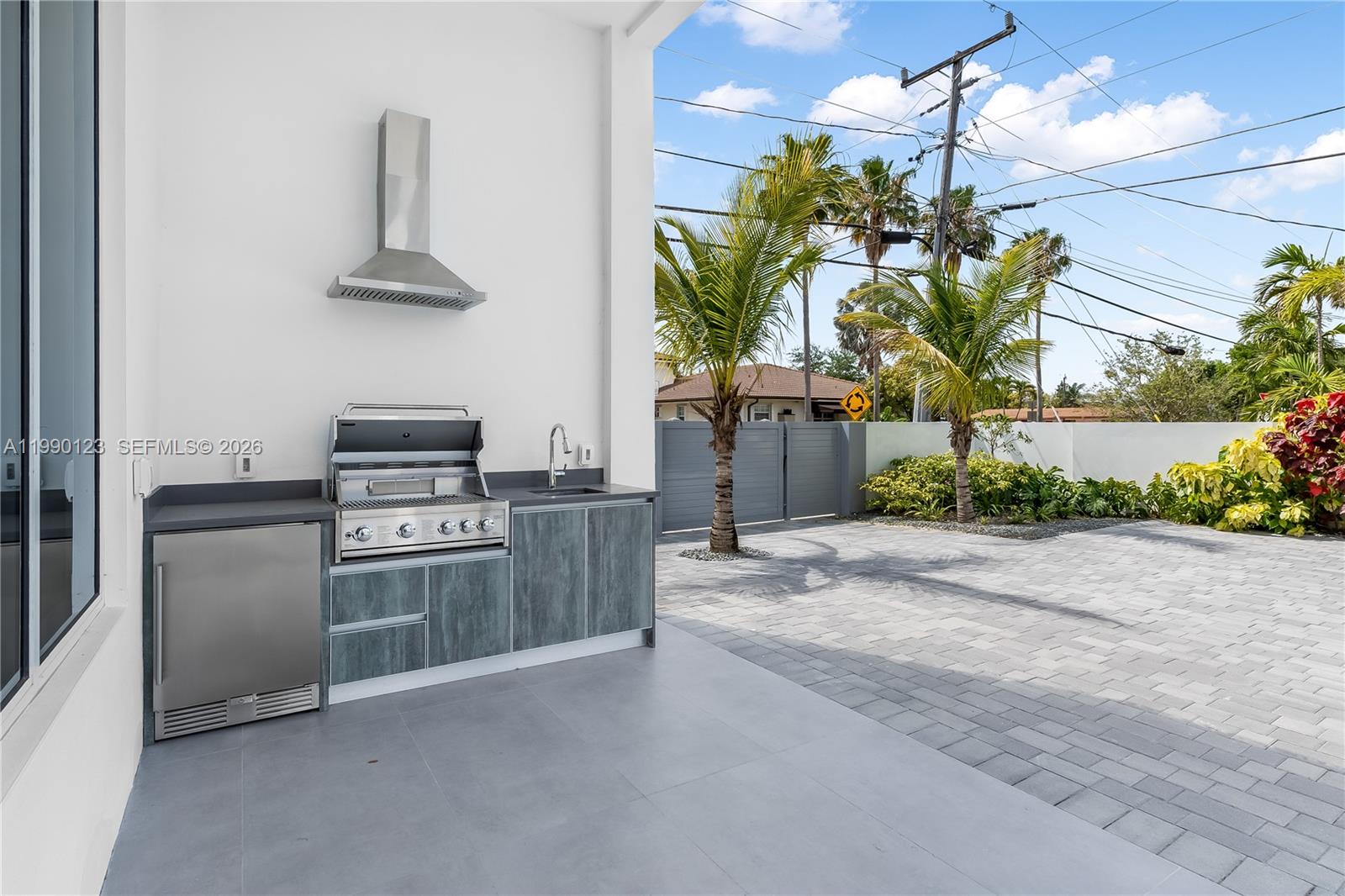 9895 NW 26th St, Doral FL 33172