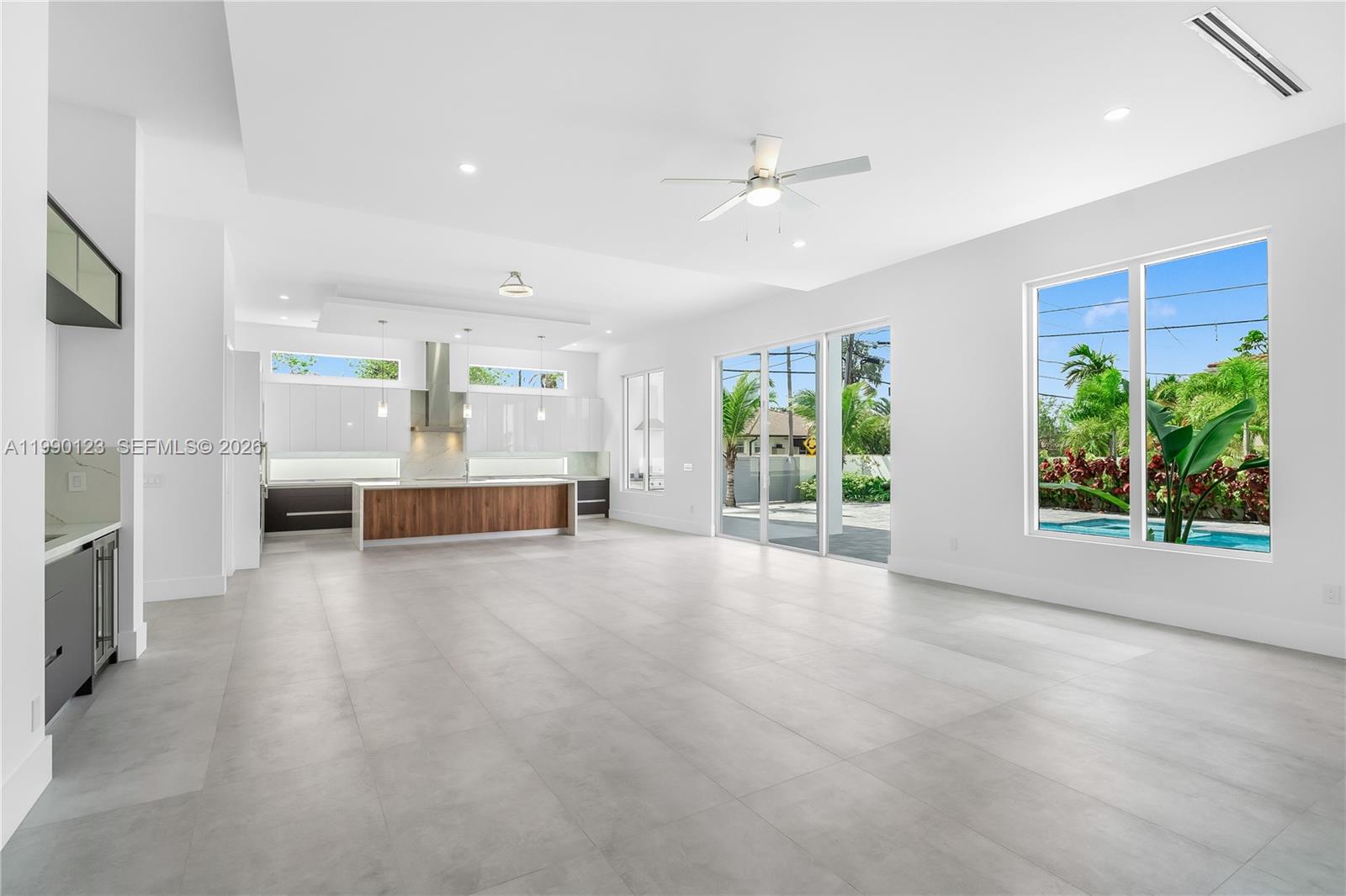 9895 NW 26th St, Doral FL 33172