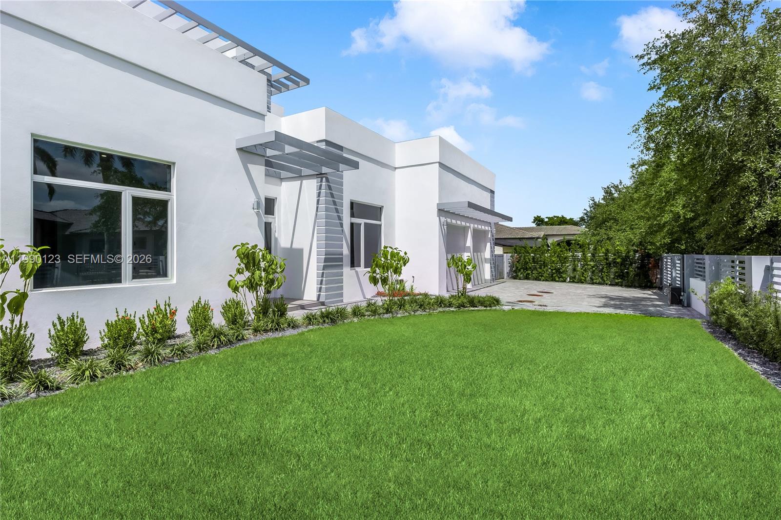 9895 NW 26th St, Doral FL 33172