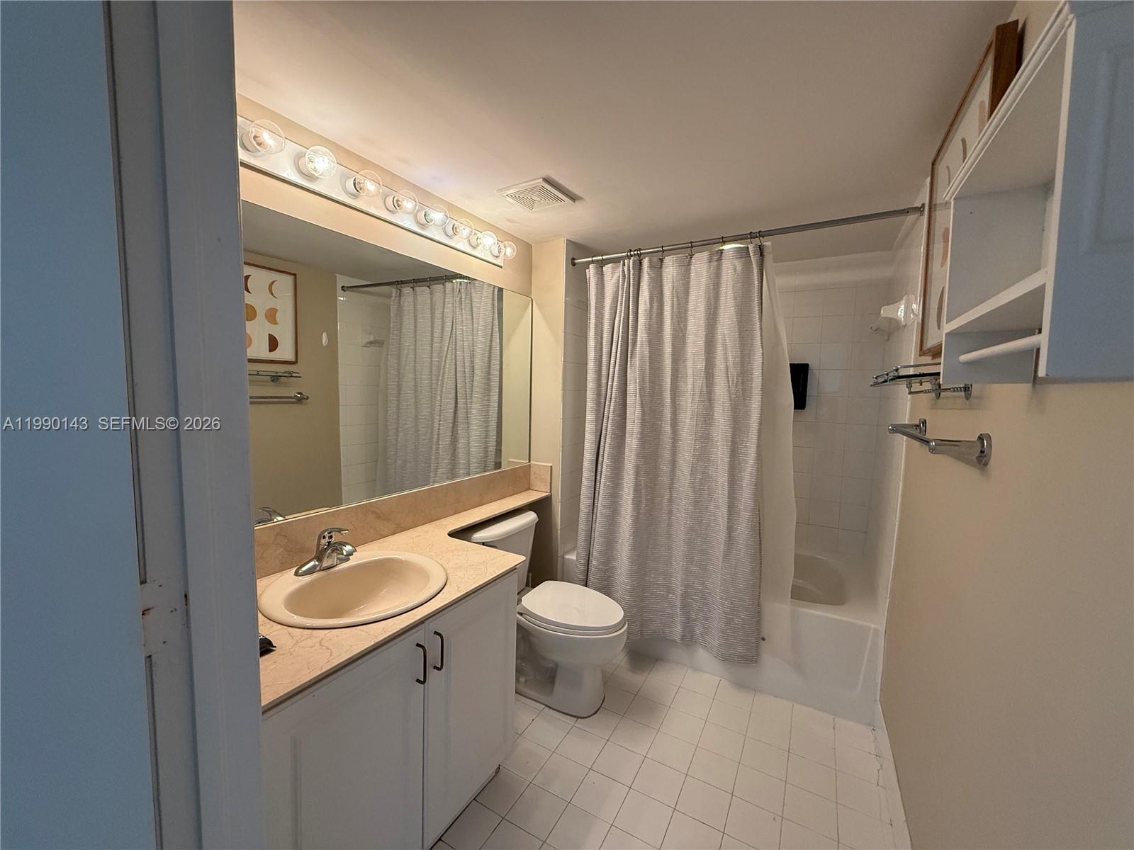 1155 Brickell Bay Dr #1206, Miami FL 33131