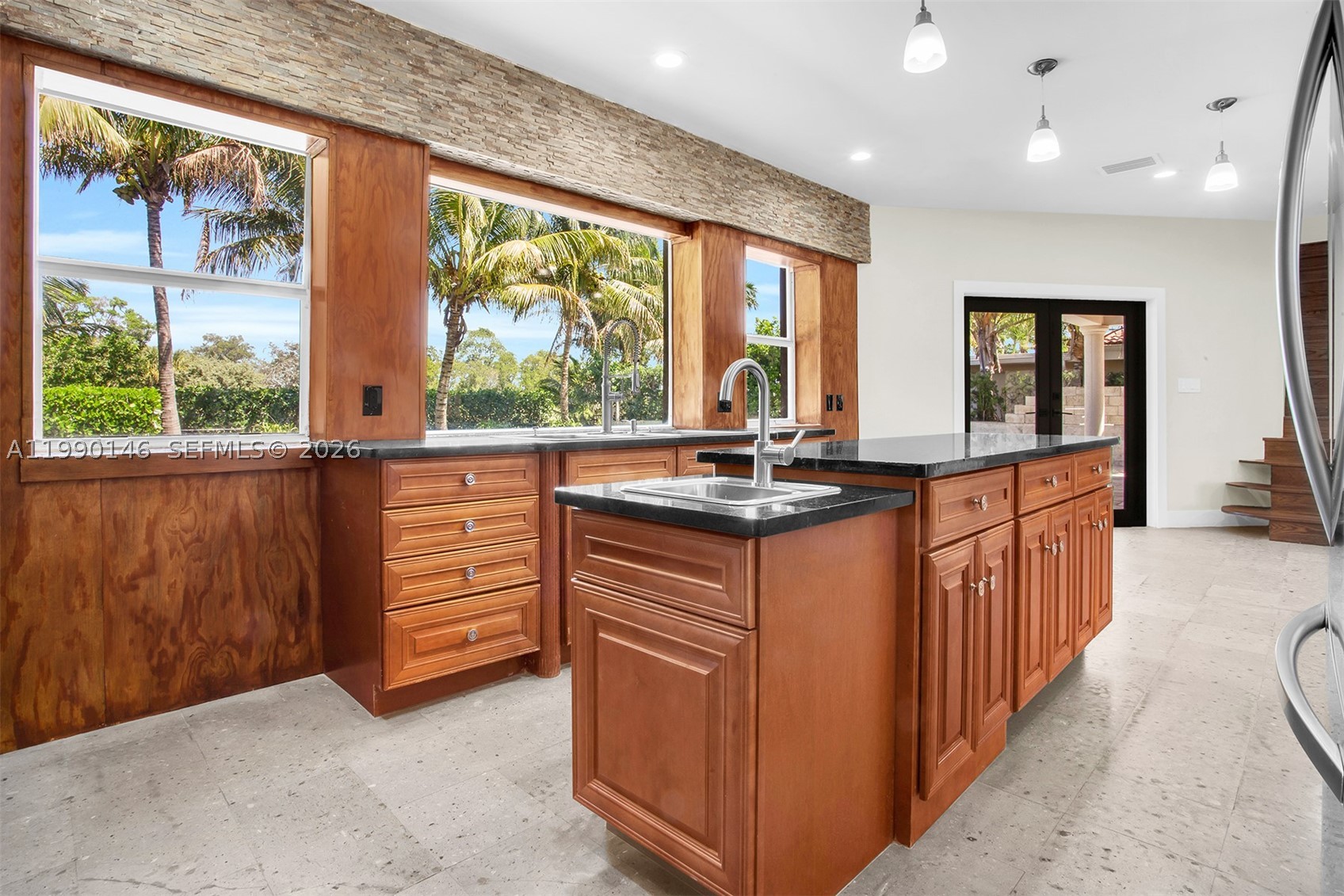 545 S Shore Dr, Miami Beach FL 33141