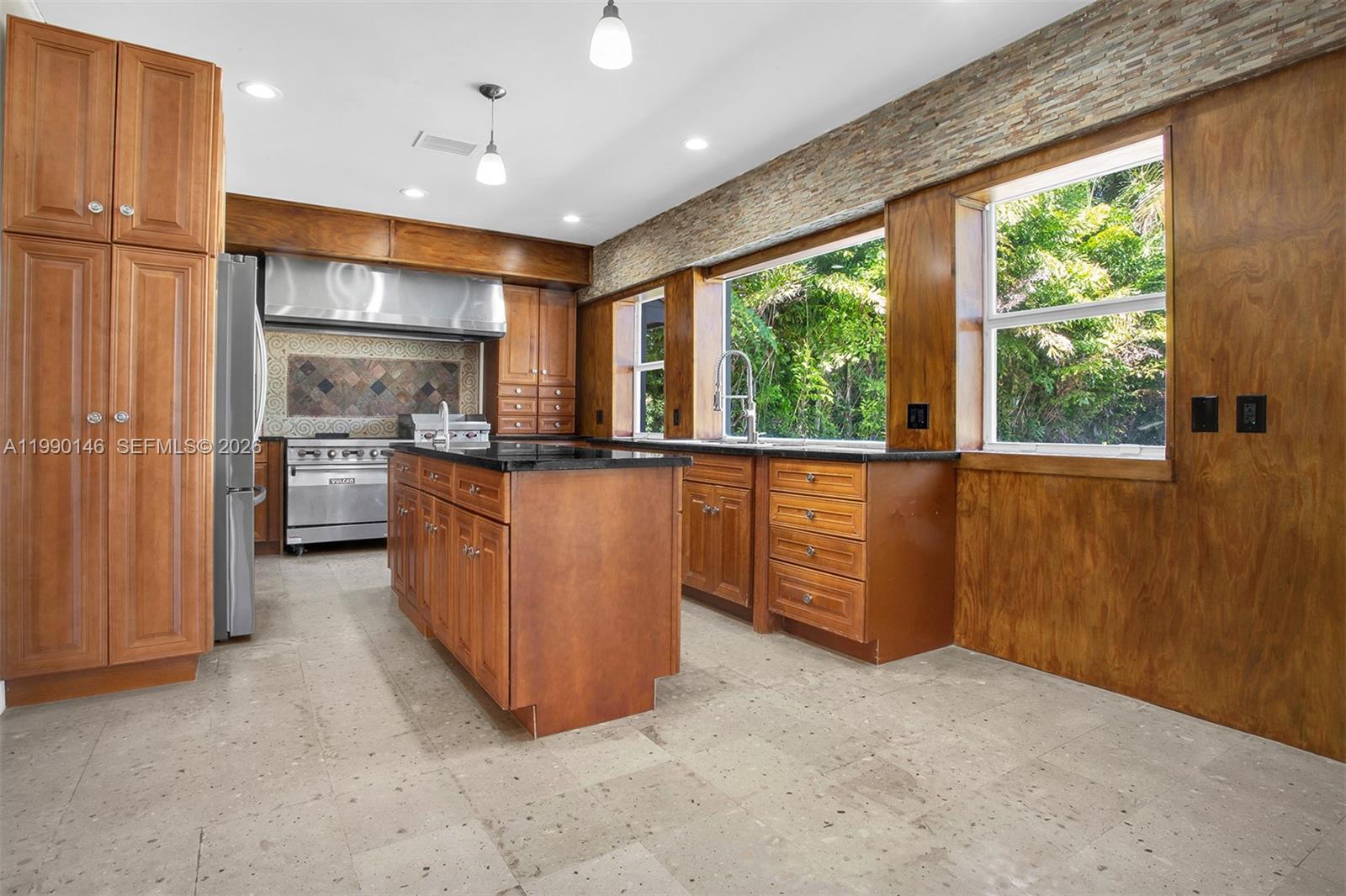 545 S Shore Dr, Miami Beach FL 33141