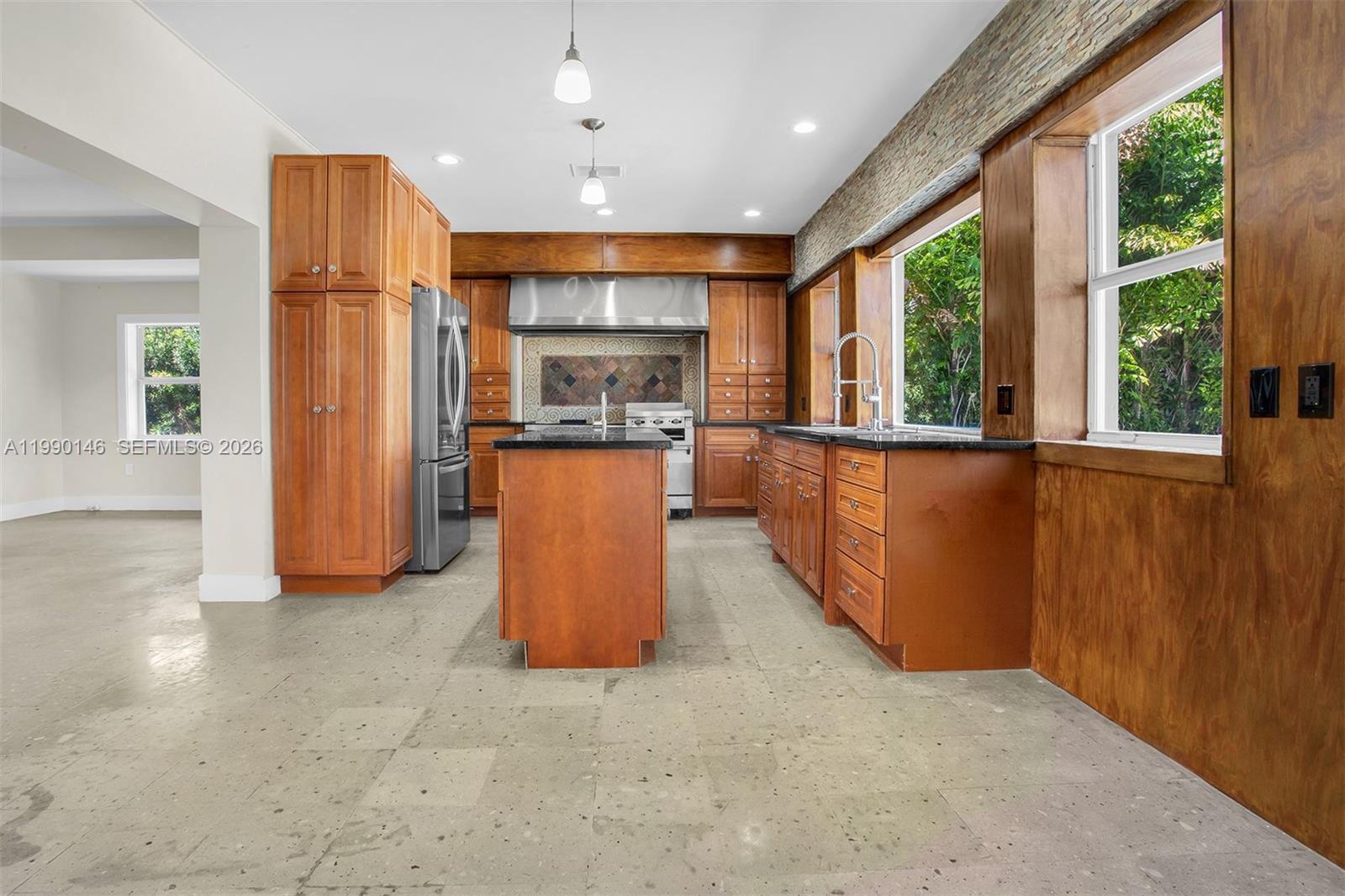 545 S Shore Dr, Miami Beach FL 33141