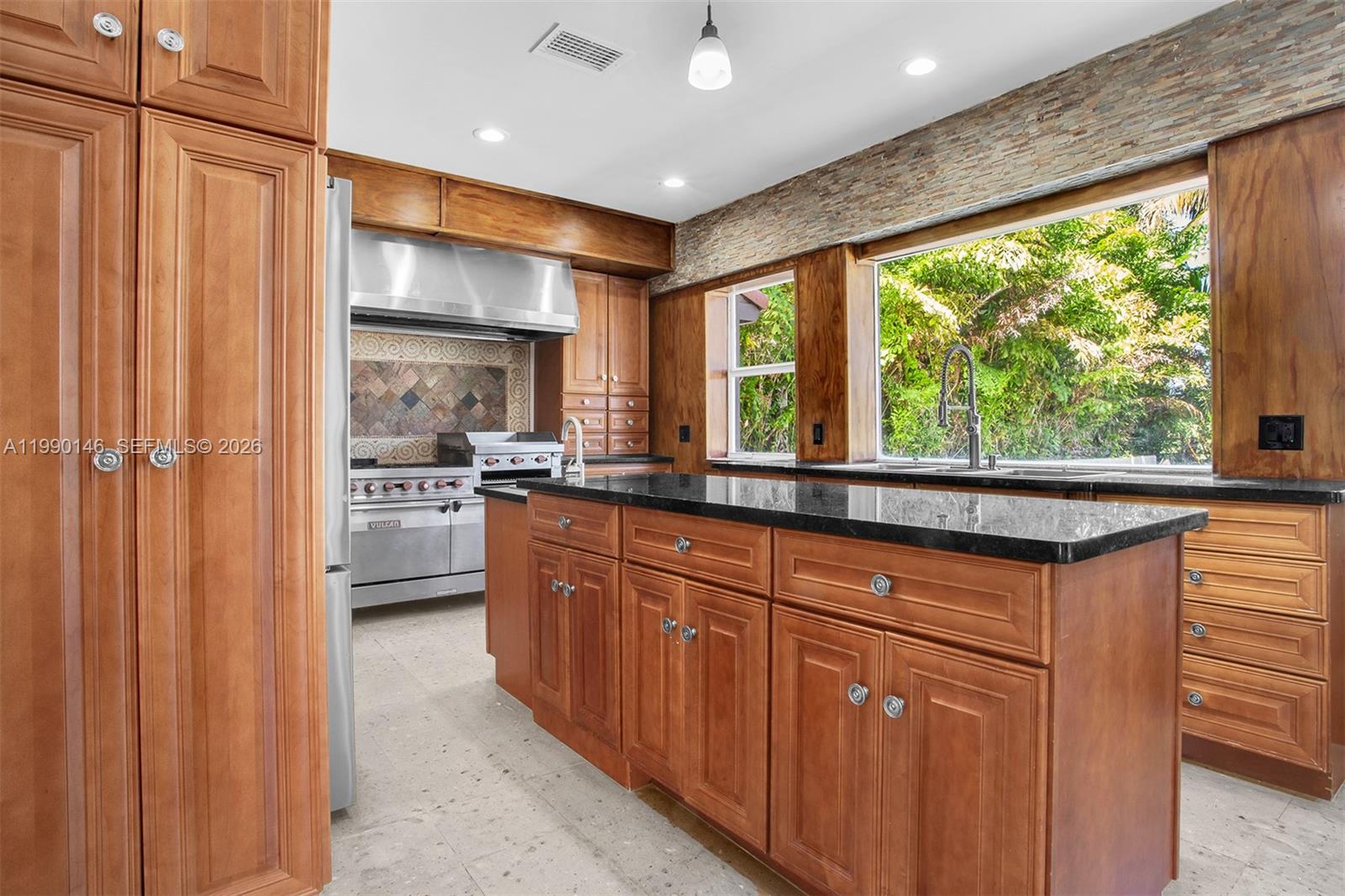 545 S Shore Dr, Miami Beach FL 33141