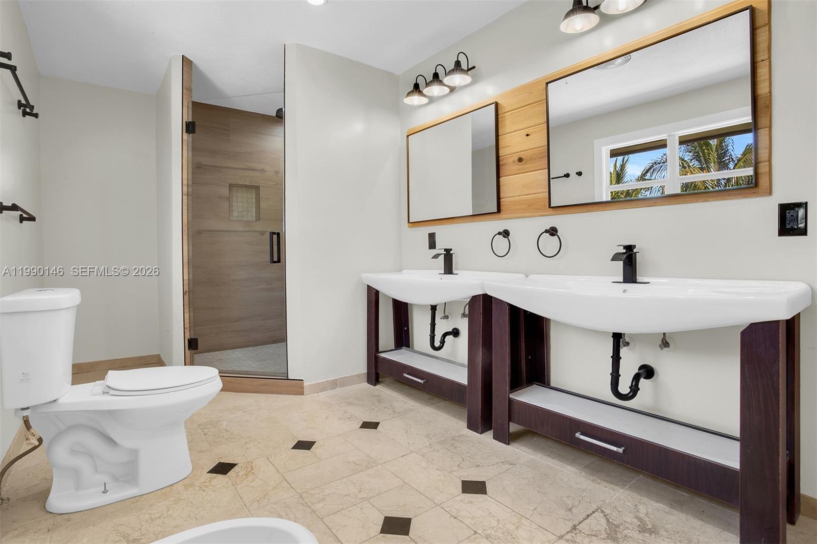 545 S Shore Dr, Miami Beach FL 33141
