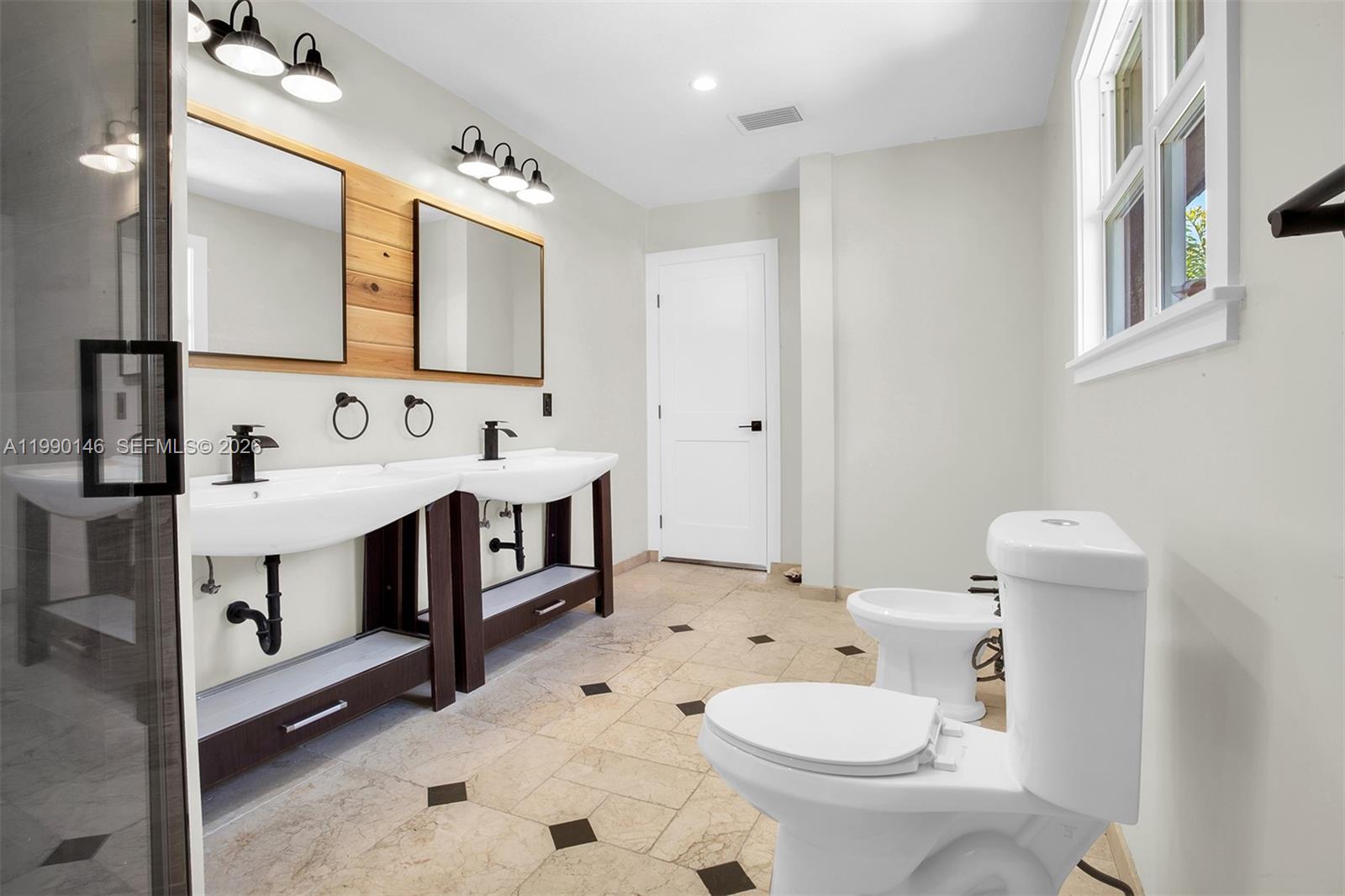 545 S Shore Dr, Miami Beach FL 33141