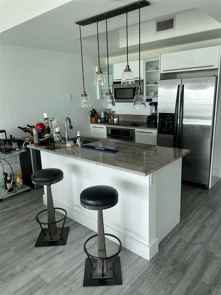 888 Biscayne Blvd #1810, Miami FL 33132