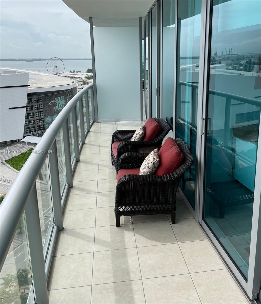 888 Biscayne Blvd #1810, Miami FL 33132