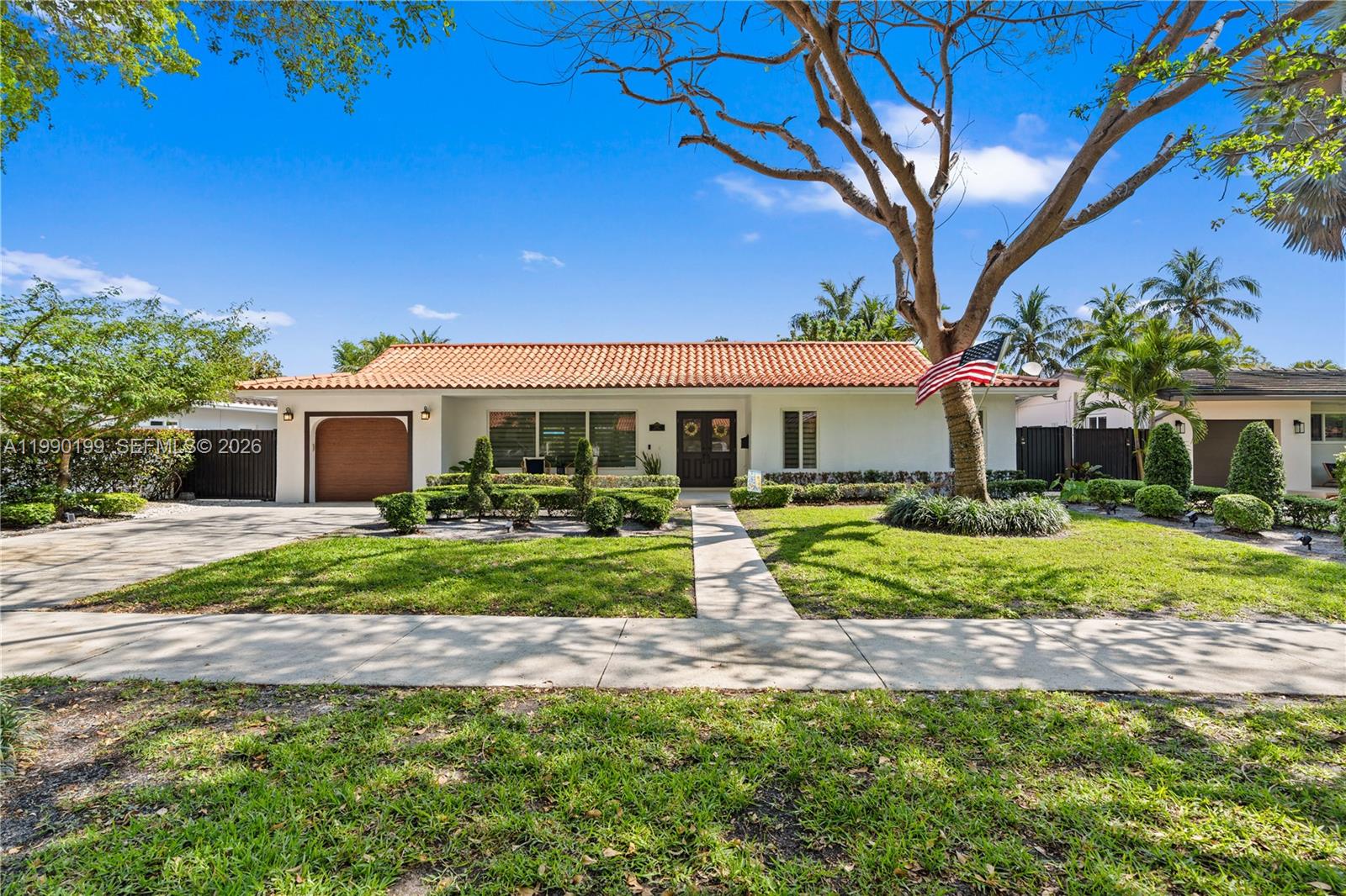 7327 Sabal Dr, Miami Lakes FL 33014