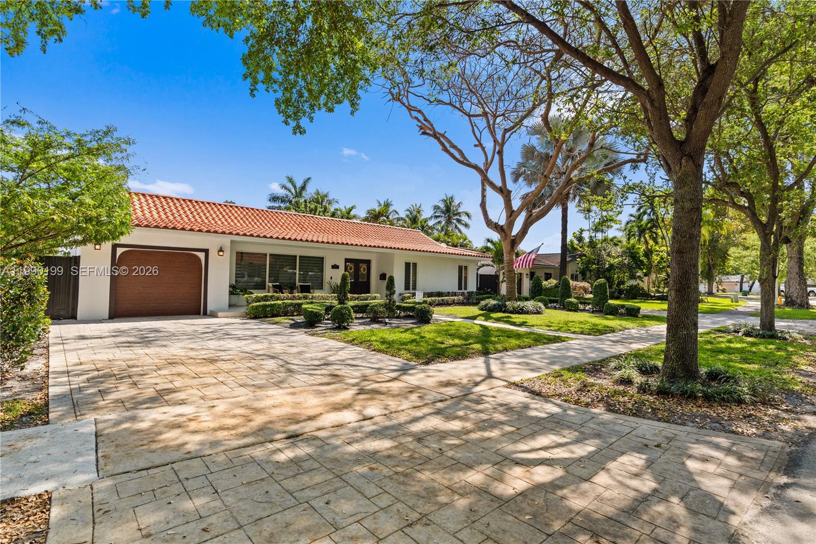7327 Sabal Dr, Miami Lakes FL 33014