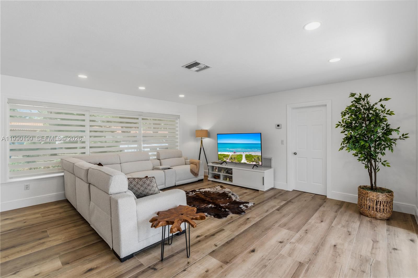 7327 Sabal Dr, Miami Lakes FL 33014
