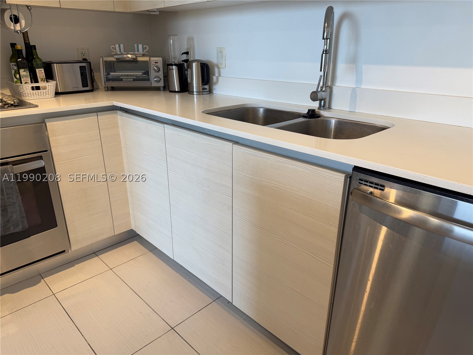 4250 NE Biscayne Blvd #1115, Miami FL 33137