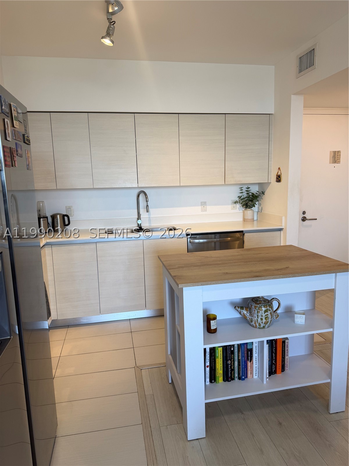 4250 NE Biscayne Blvd #1115, Miami FL 33137