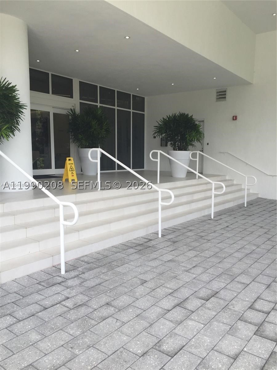4250 NE Biscayne Blvd #1115, Miami FL 33137