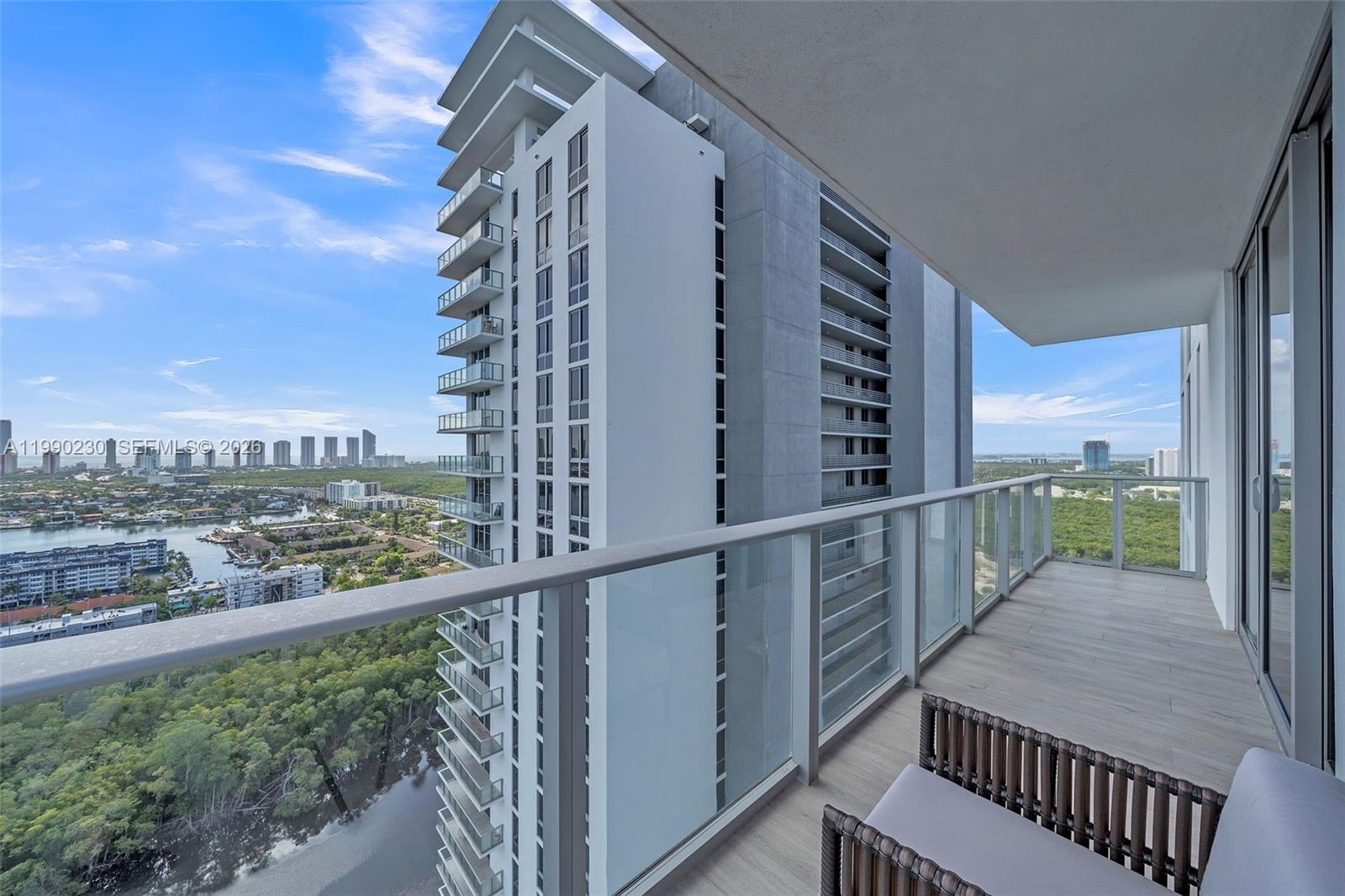 16385 Biscayne Blvd #2707, North Miami Beach FL 33160