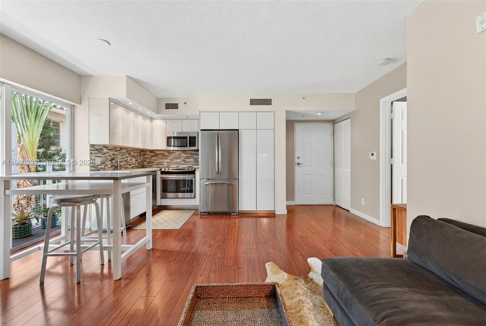 630 85th St #104, Miami Beach FL 33141
