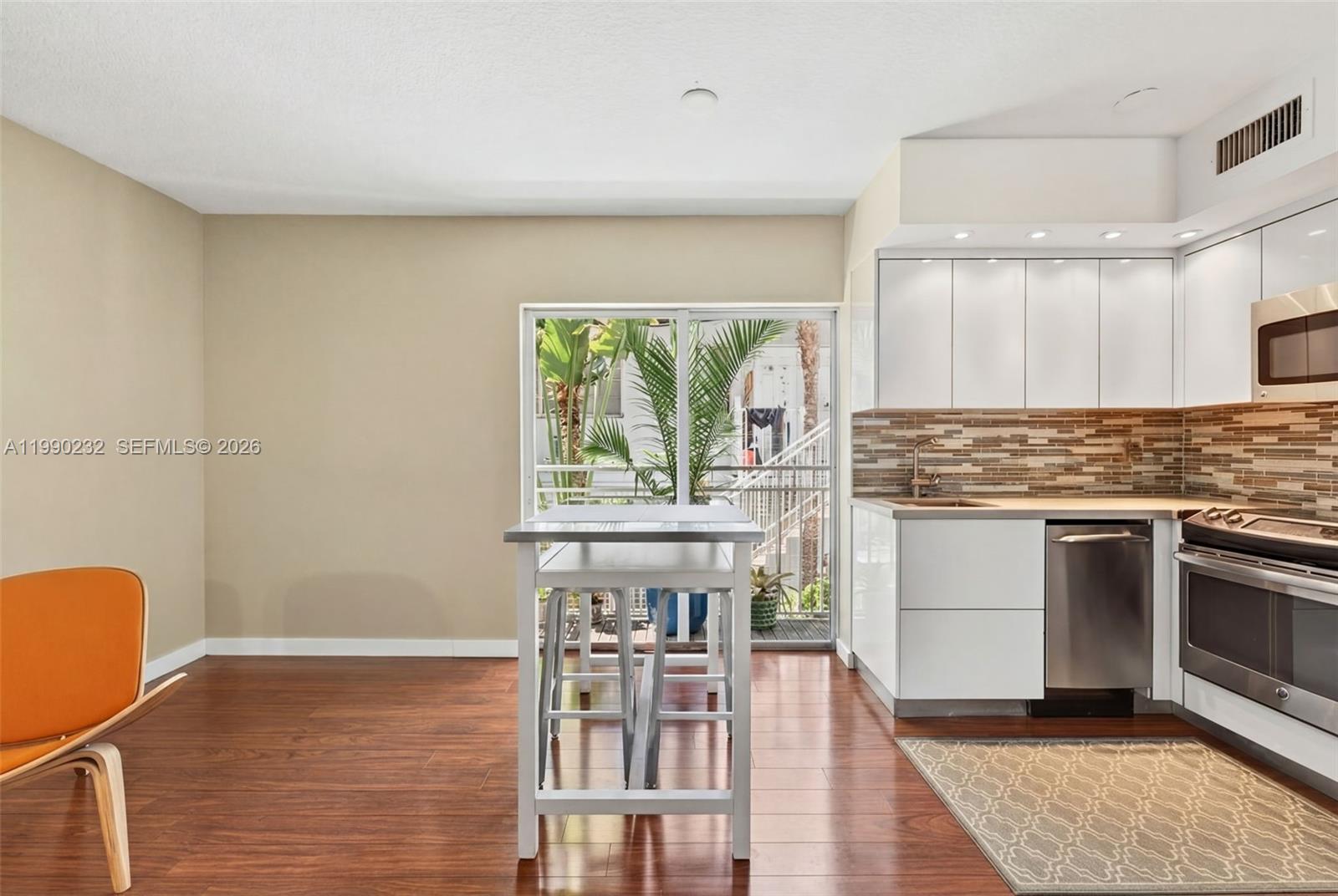 630 85th St #104, Miami Beach FL 33141
