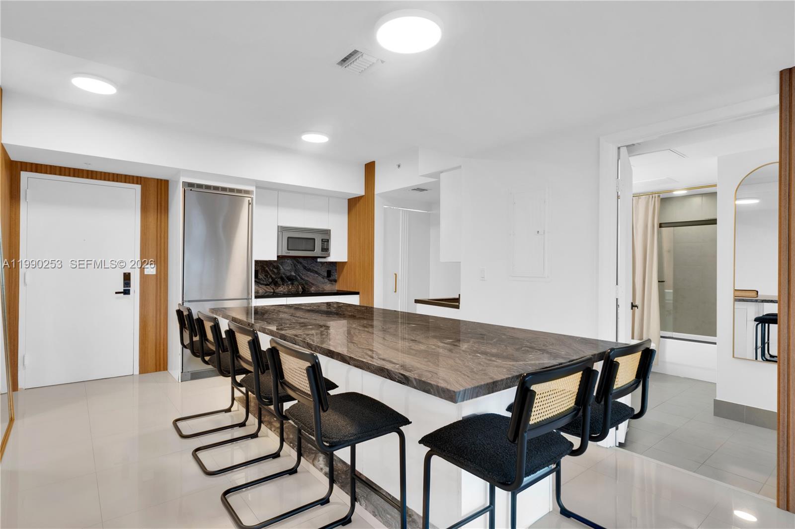 92 SW 3rd St #2802, Miami FL 33130