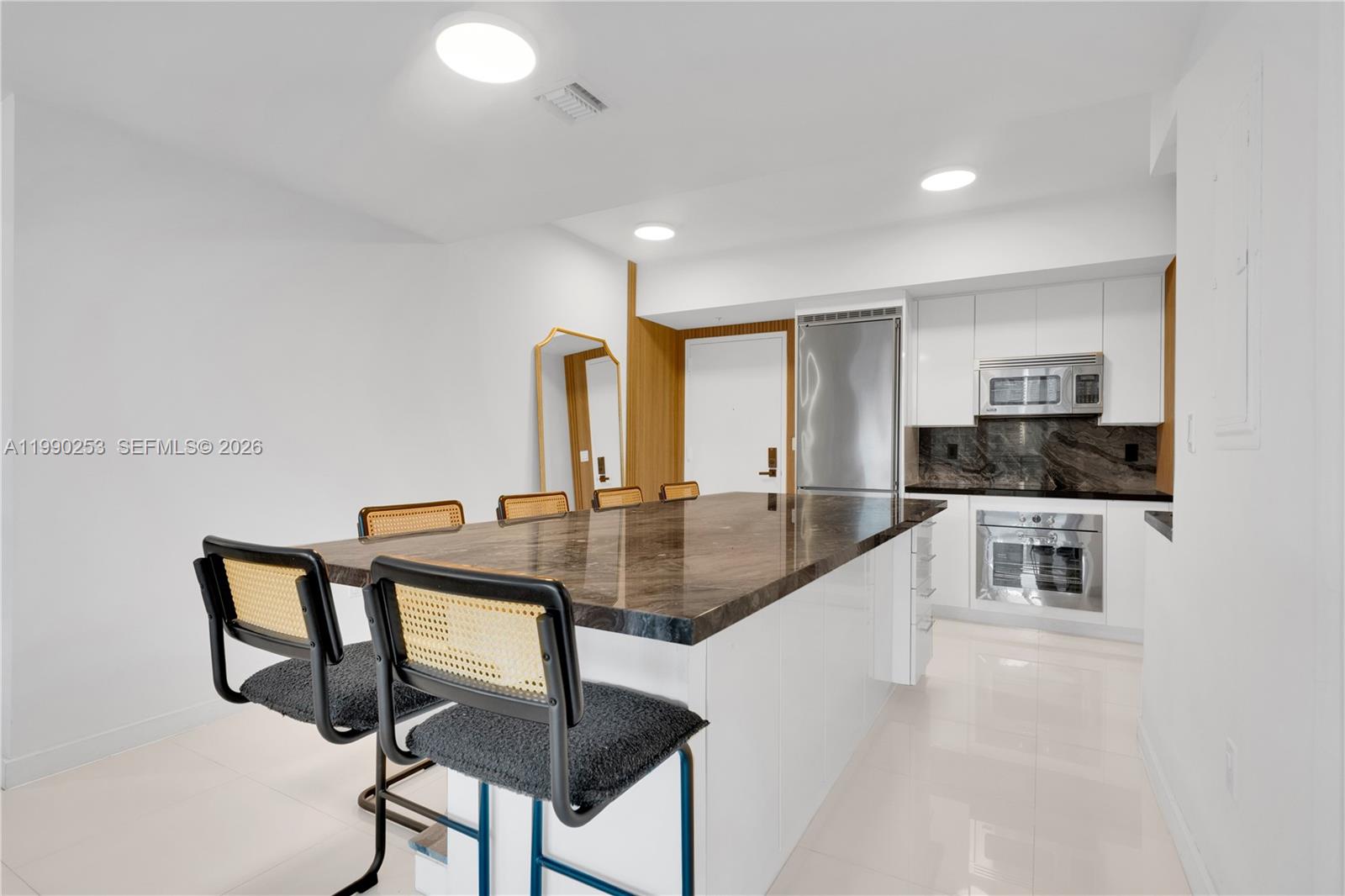 92 SW 3rd St #2802, Miami FL 33130