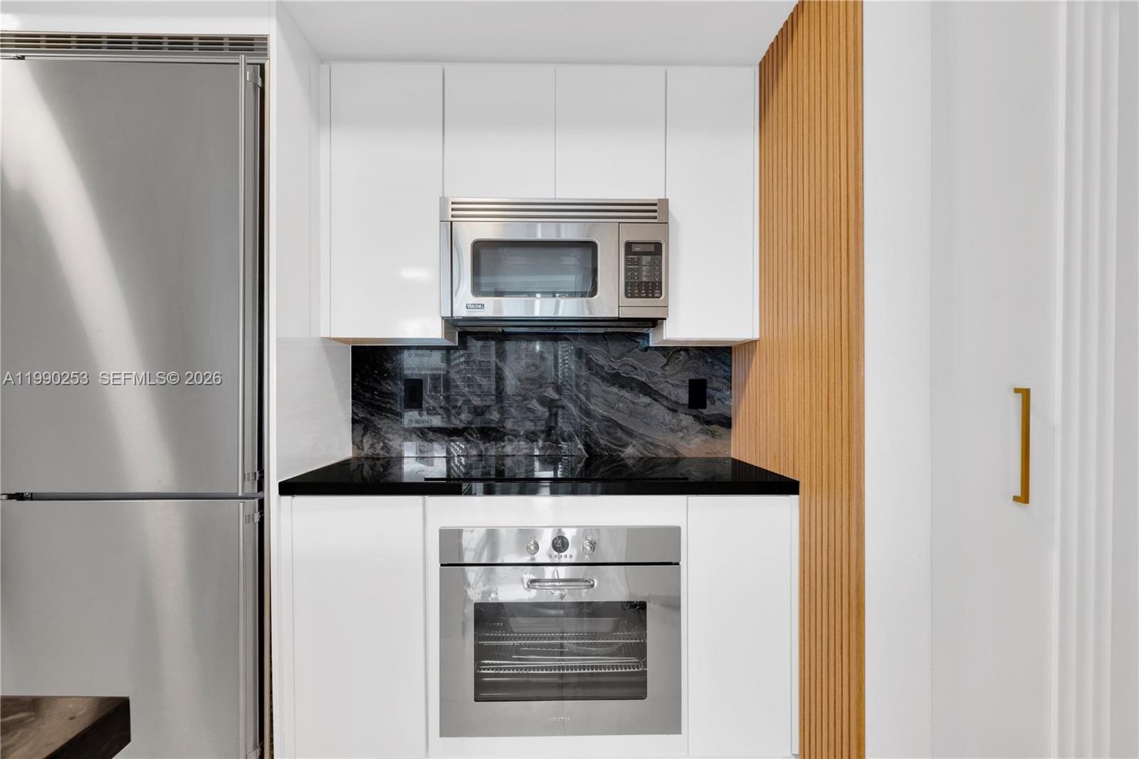 92 SW 3rd St #2802, Miami FL 33130