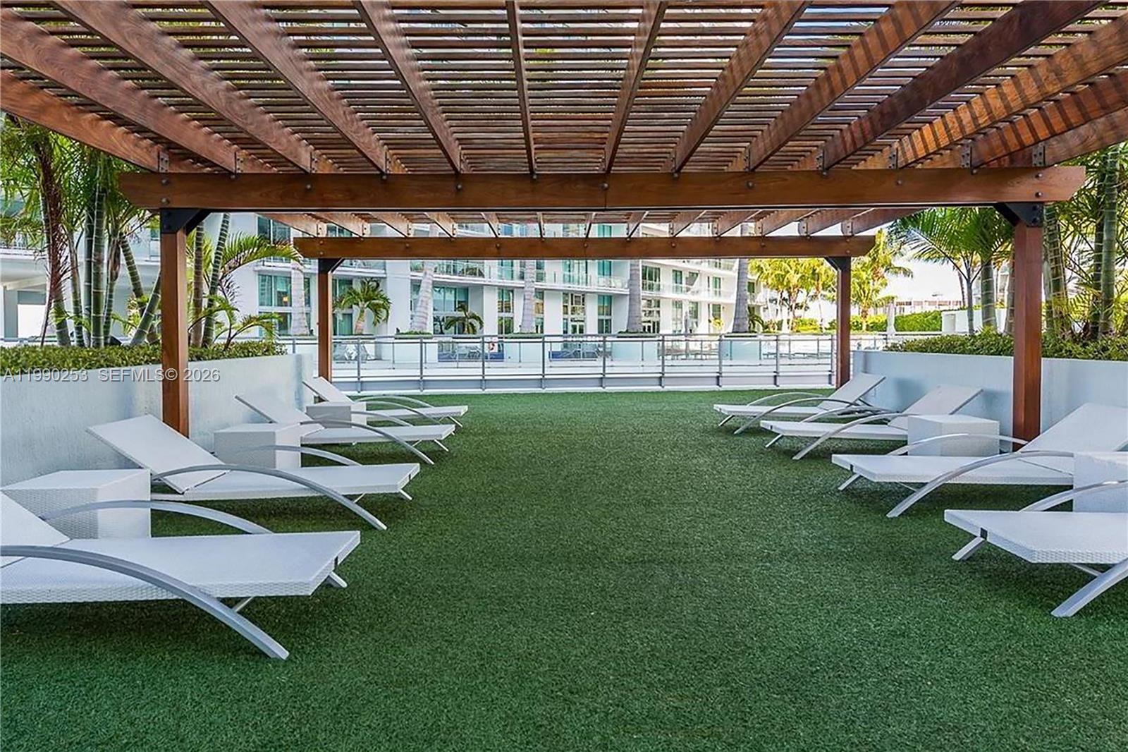 92 SW 3rd St #2802, Miami FL 33130