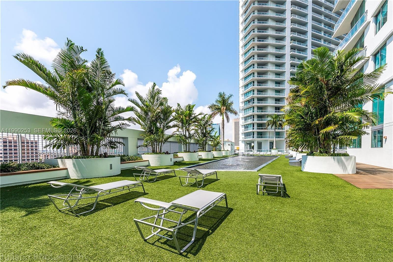 92 SW 3rd St #2802, Miami FL 33130