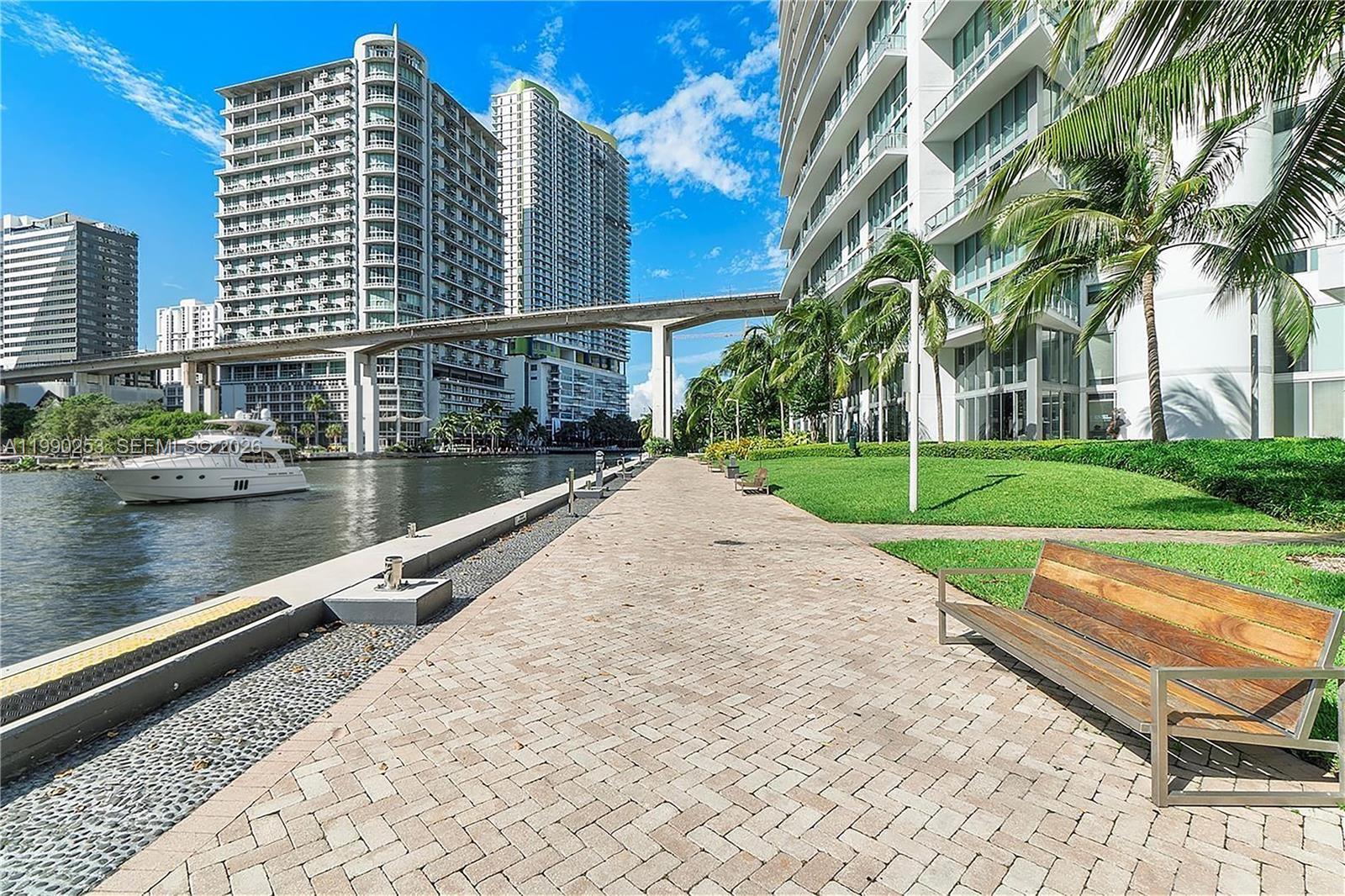 92 SW 3rd St #2802, Miami FL 33130