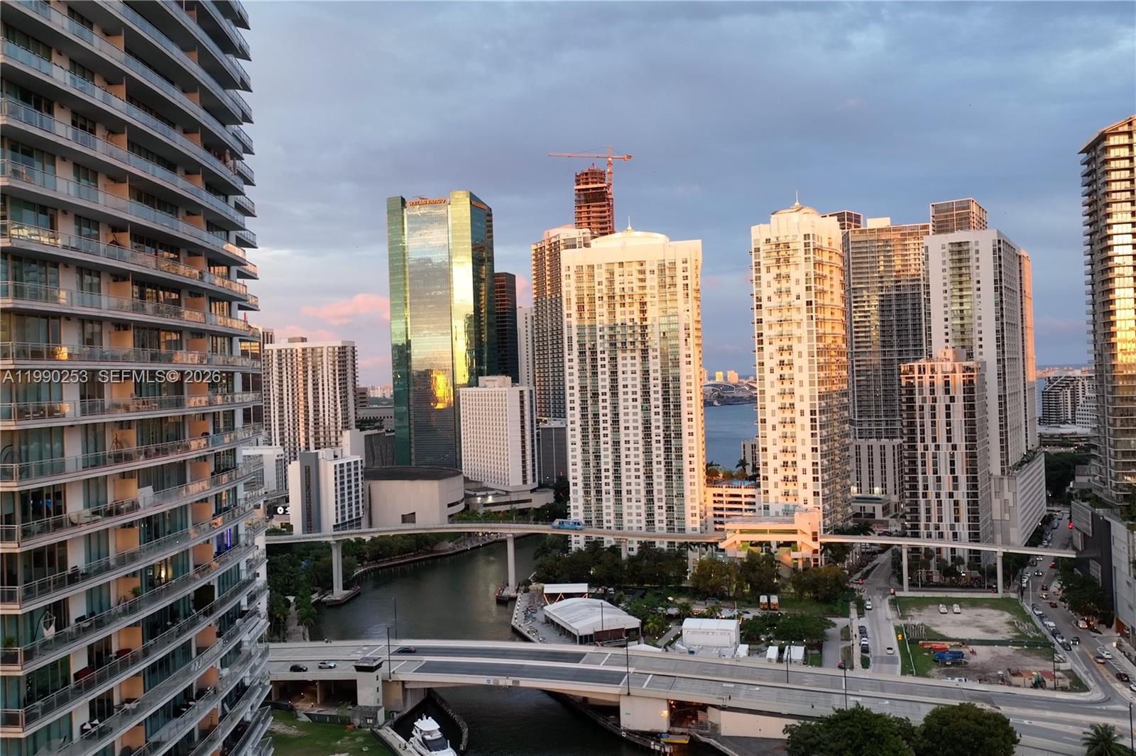 92 SW 3rd St #2802, Miami FL 33130