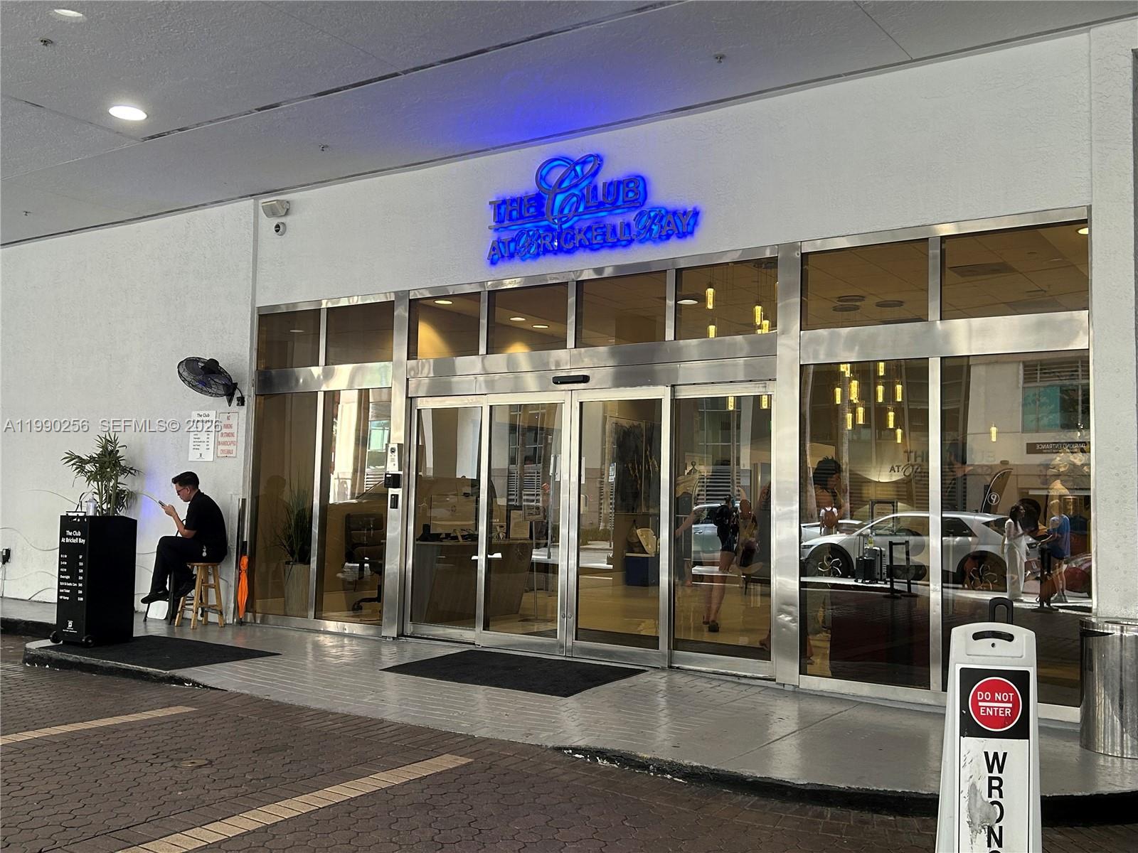 1200 Brickell Bay Dr #3610, Miami FL 33131