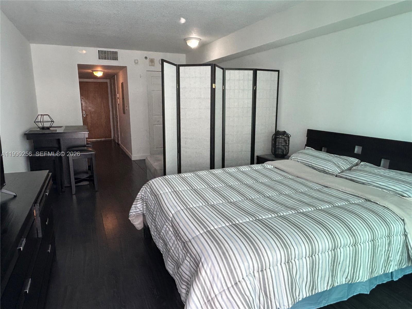 1200 Brickell Bay Dr #3610, Miami FL 33131