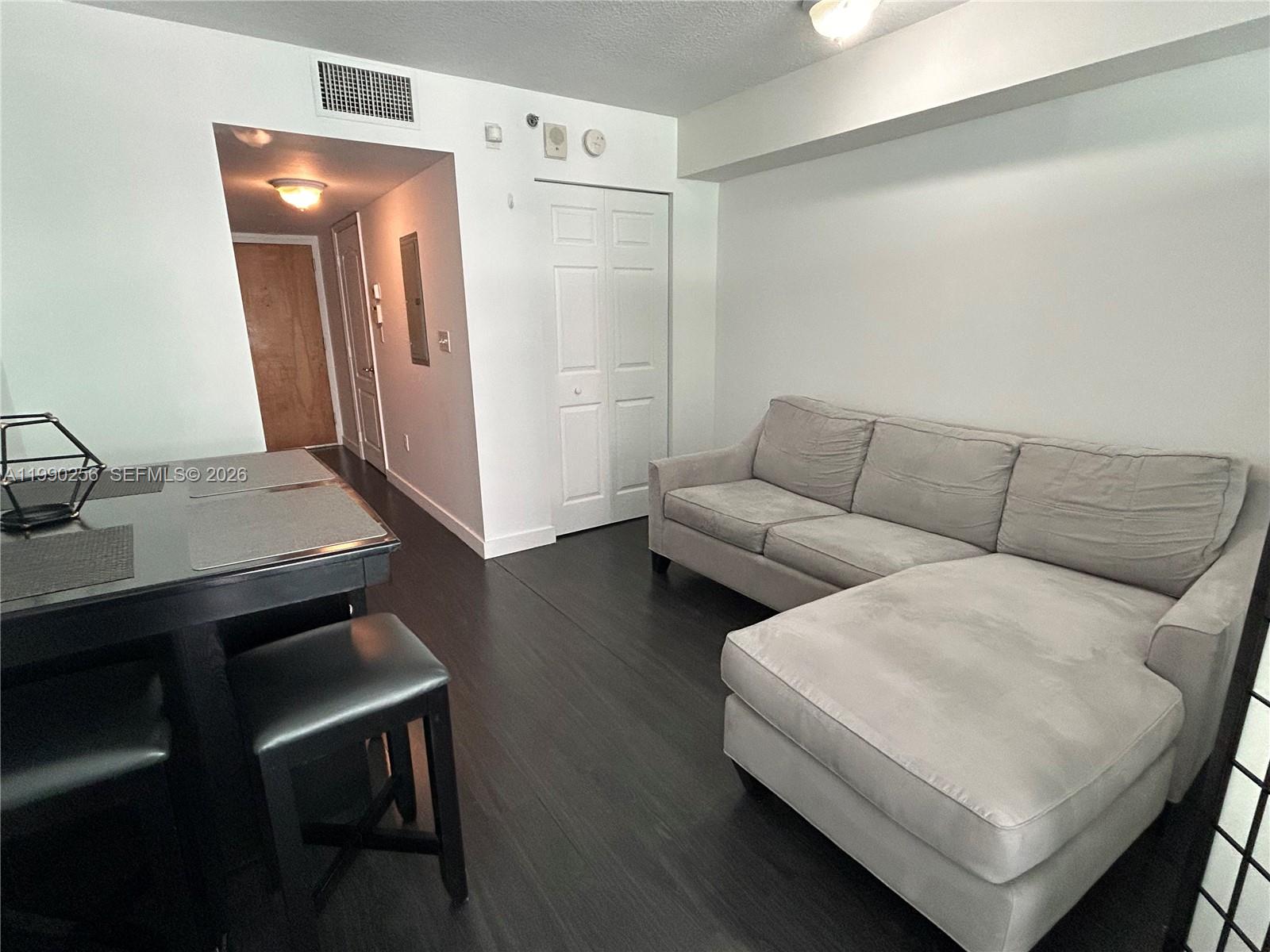 1200 Brickell Bay Dr #3610, Miami FL 33131