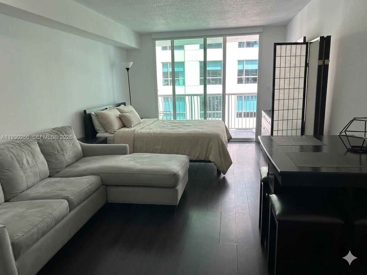1200 Brickell Bay Dr #3610, Miami FL 33131