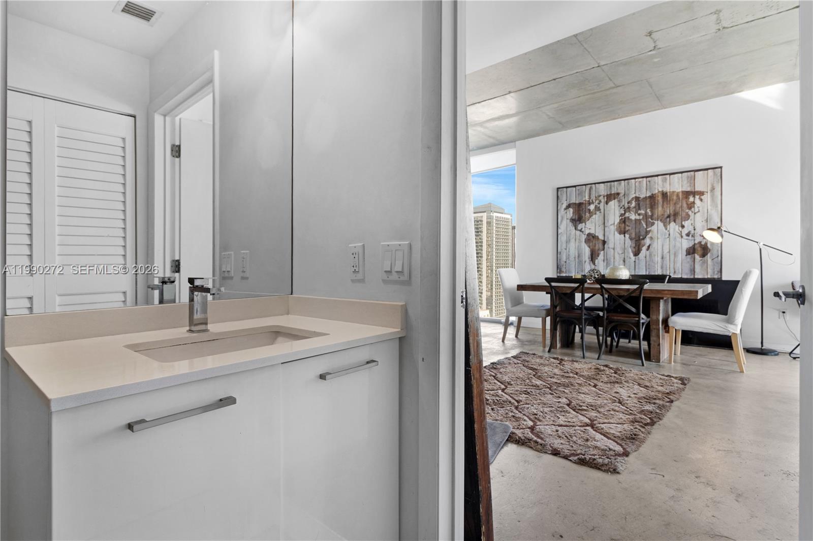 151 SE 1st St #2802, Miami FL 33131