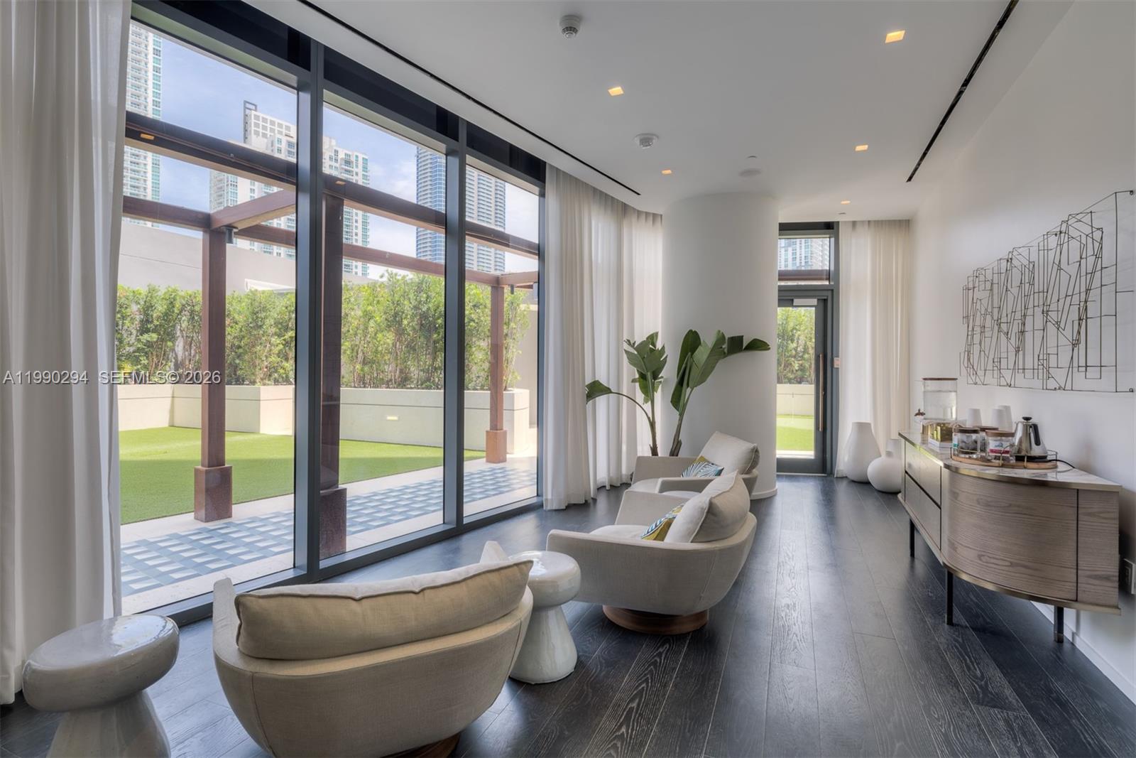 801 S Miami Ave #3504, Miami FL 33130